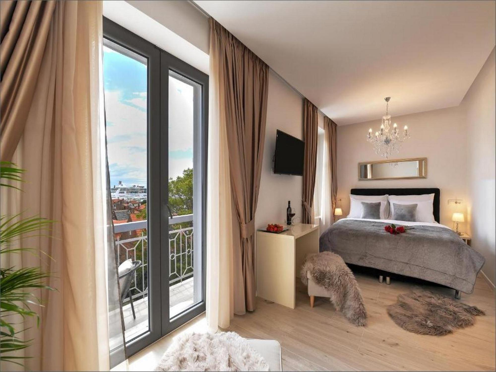 Via Porto 4* Split