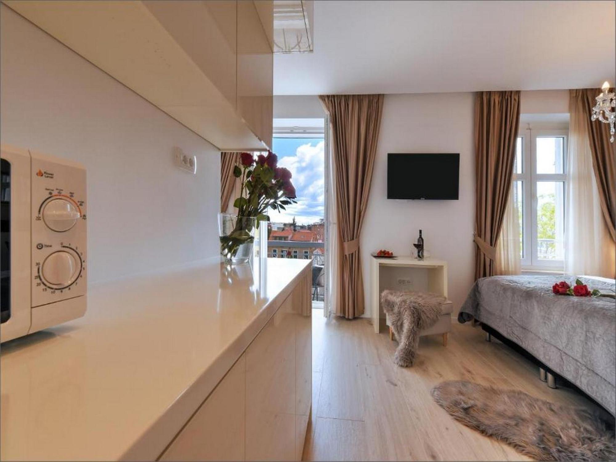 Via Porto 4*
