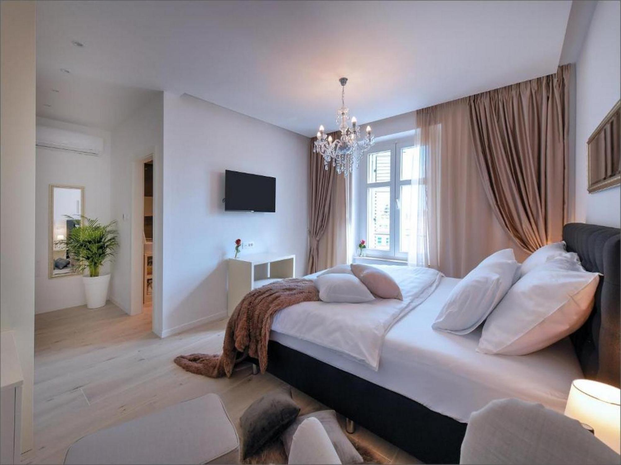 Via Porto 4* Split