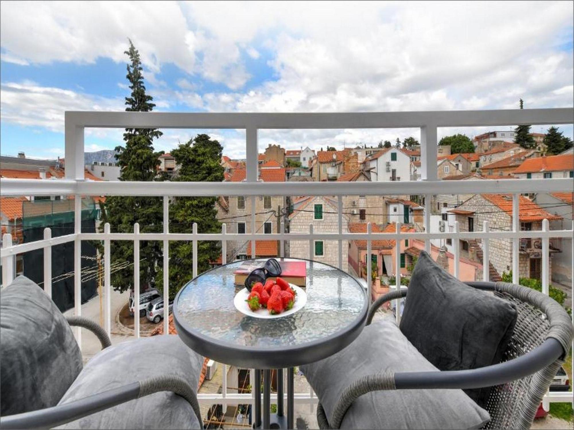 Via Porto 4*