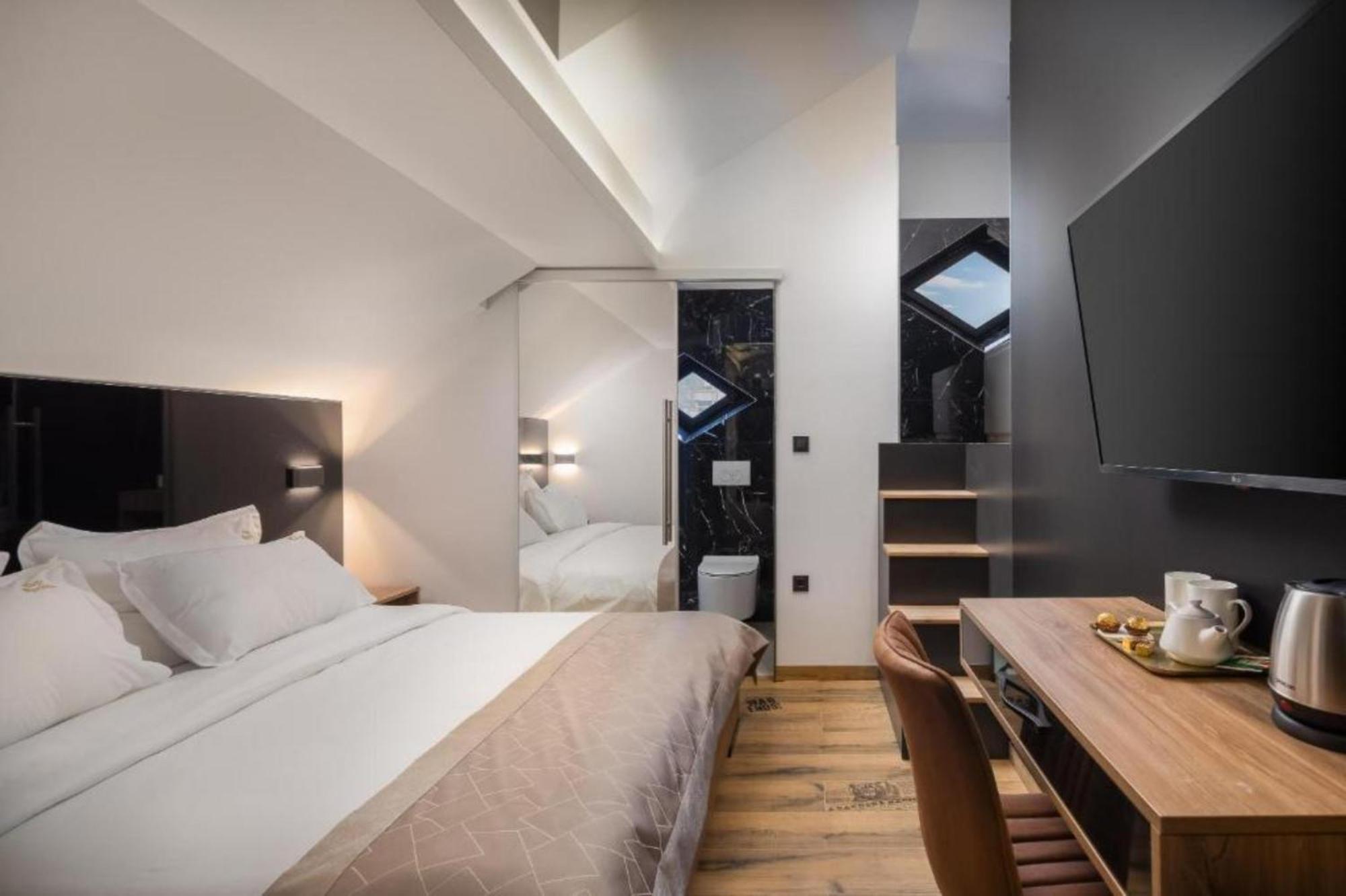 Top Rooms *