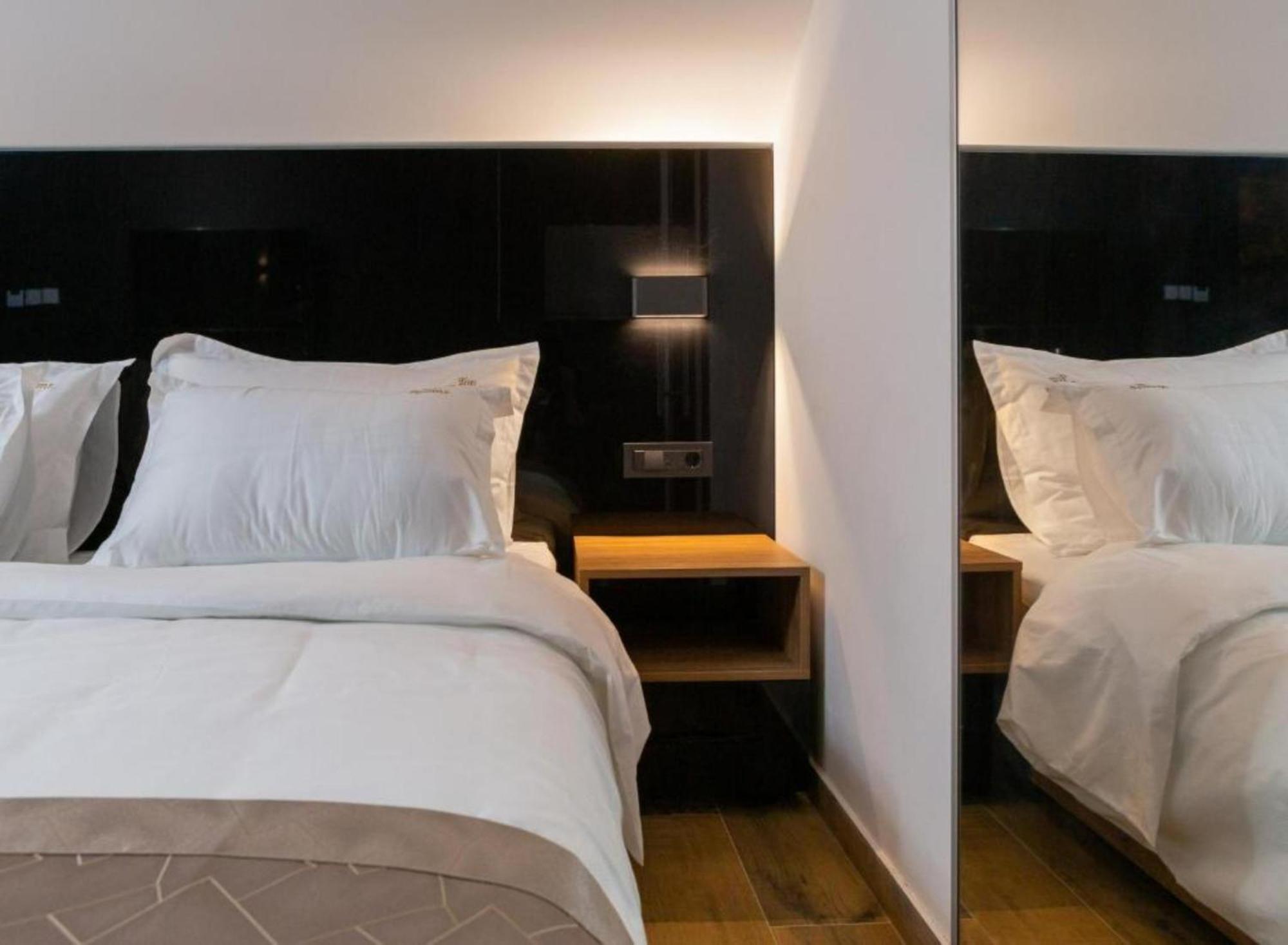 Top Rooms *