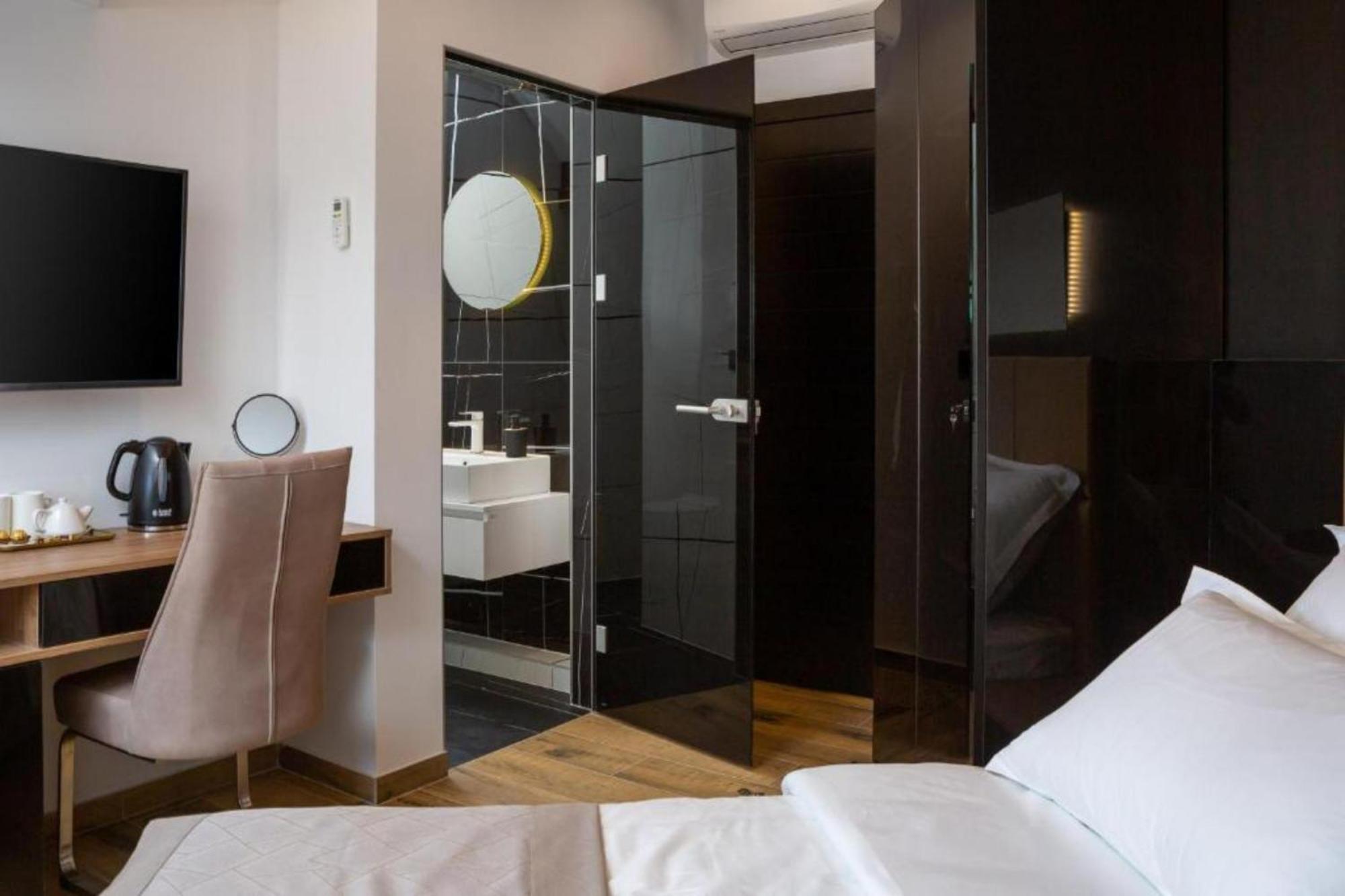 Top Rooms * Split