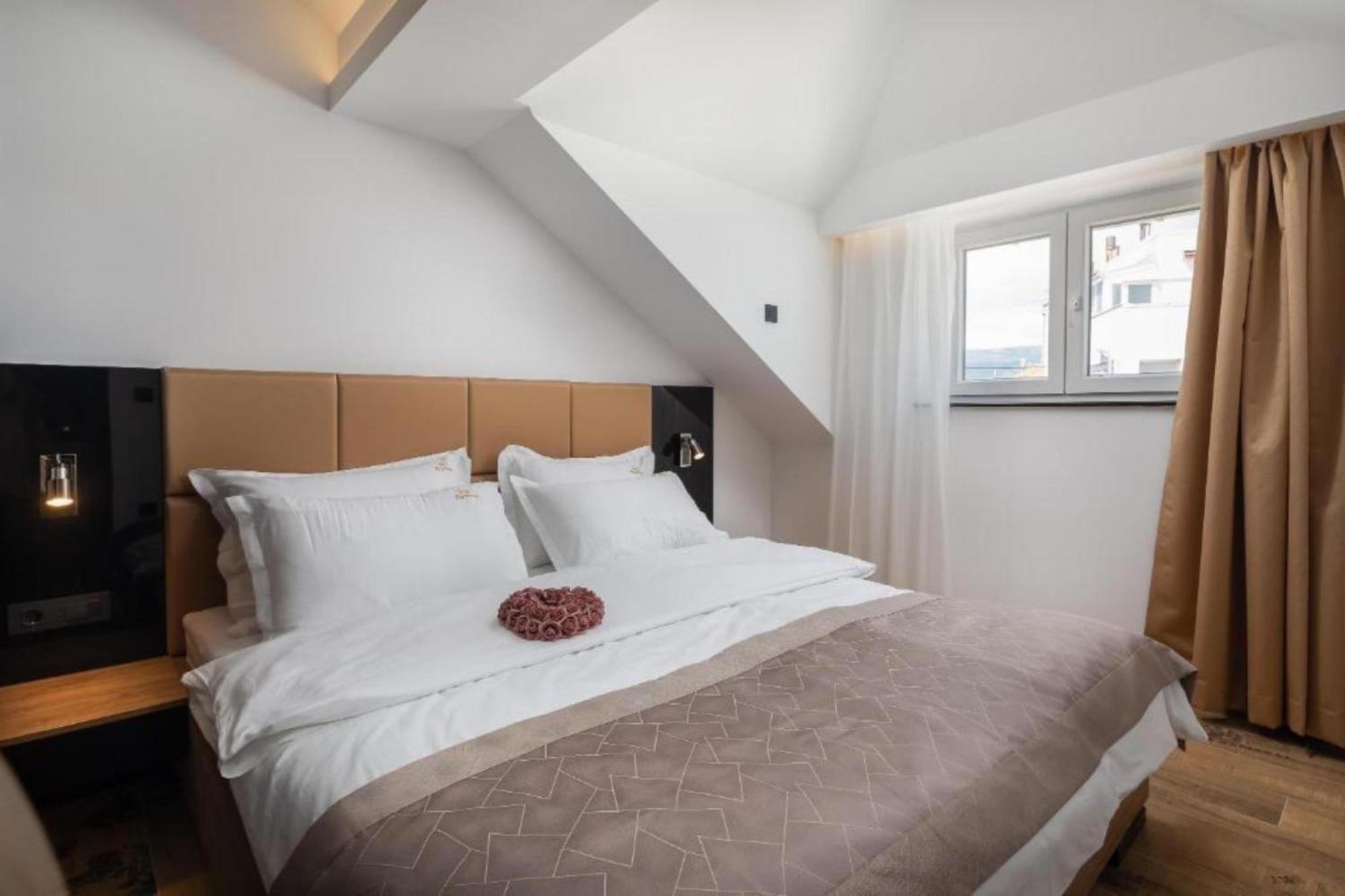 Top Rooms