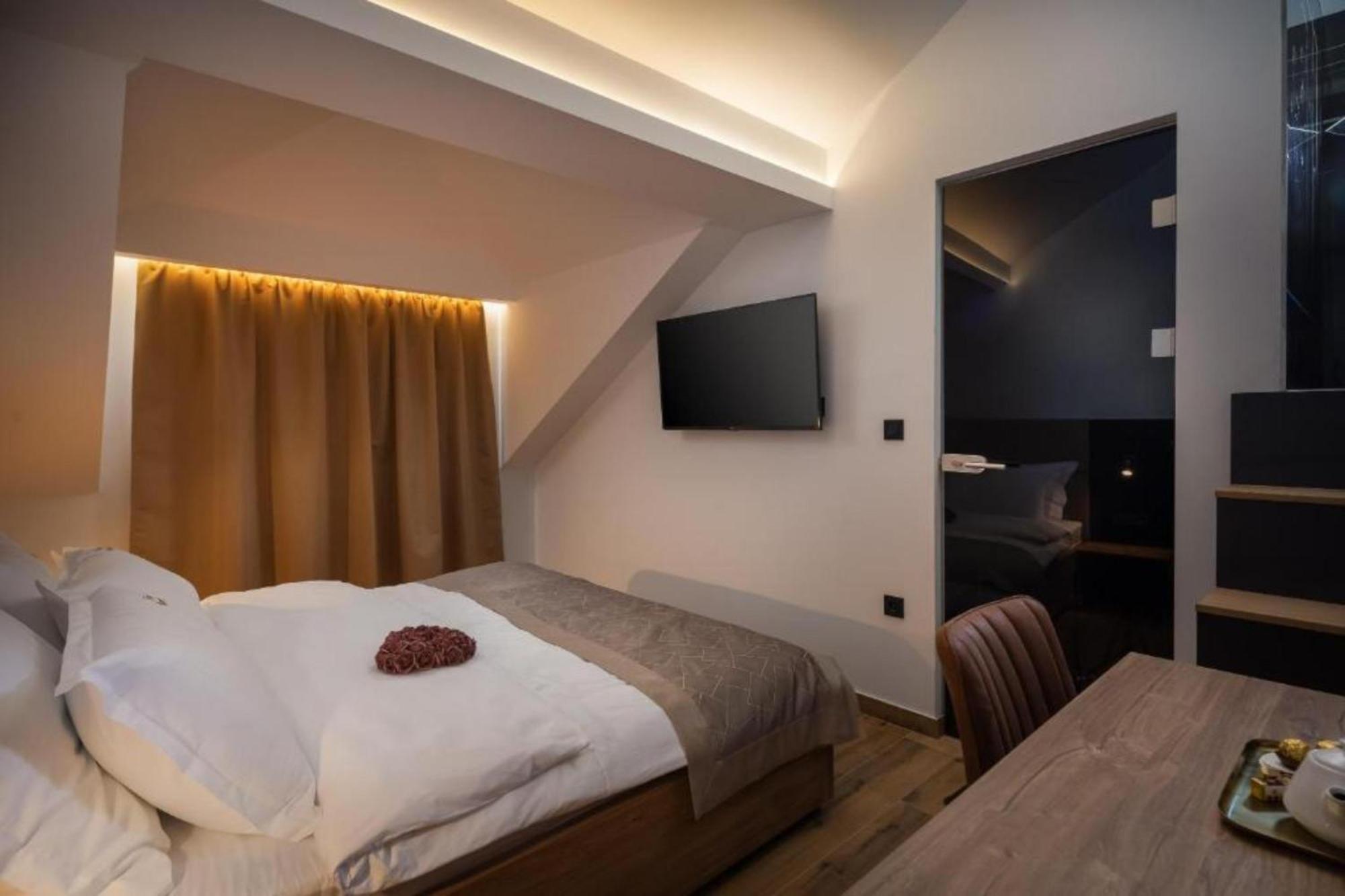Top Rooms * Split