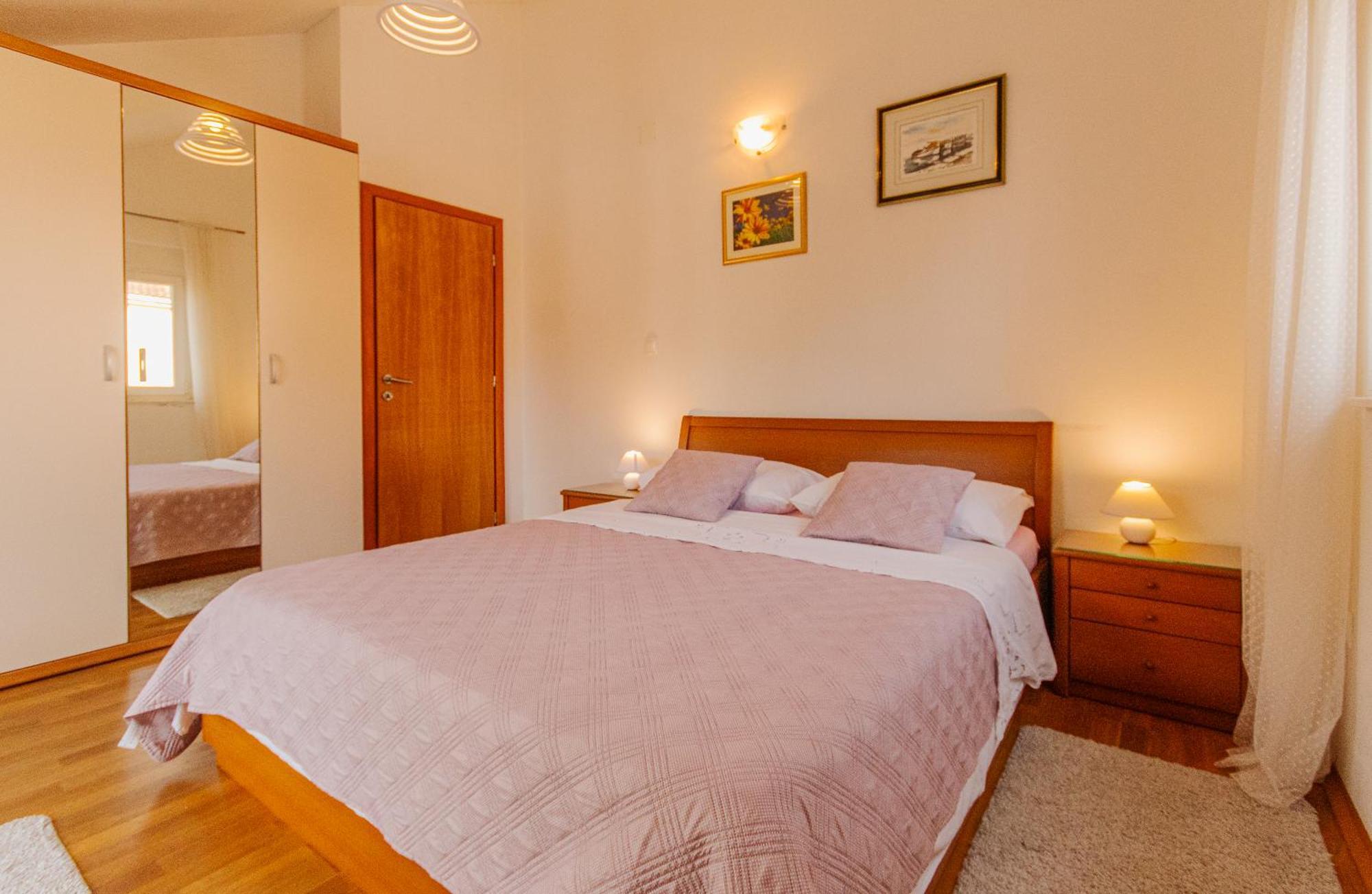 Spacious Sea View Near Marjan & Apartment Split