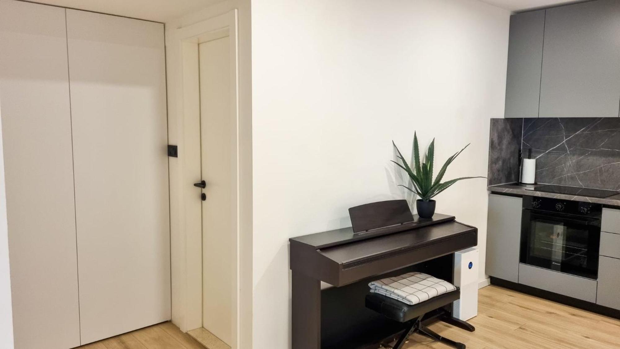Invero 1 Apartment Split