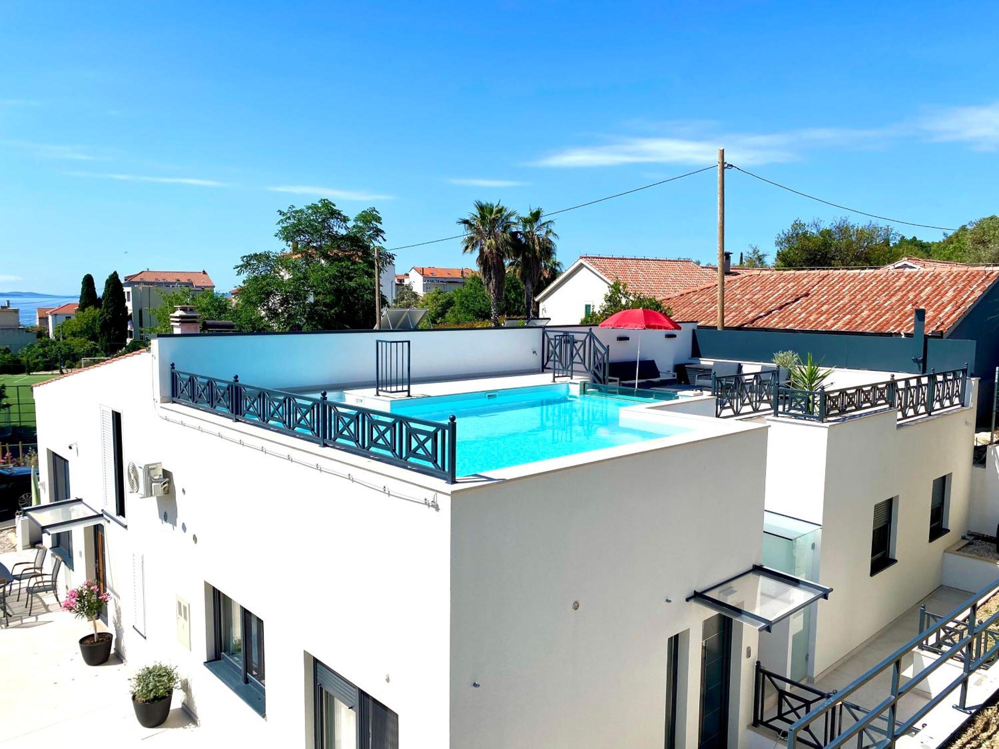 Luxury House Prestige - *