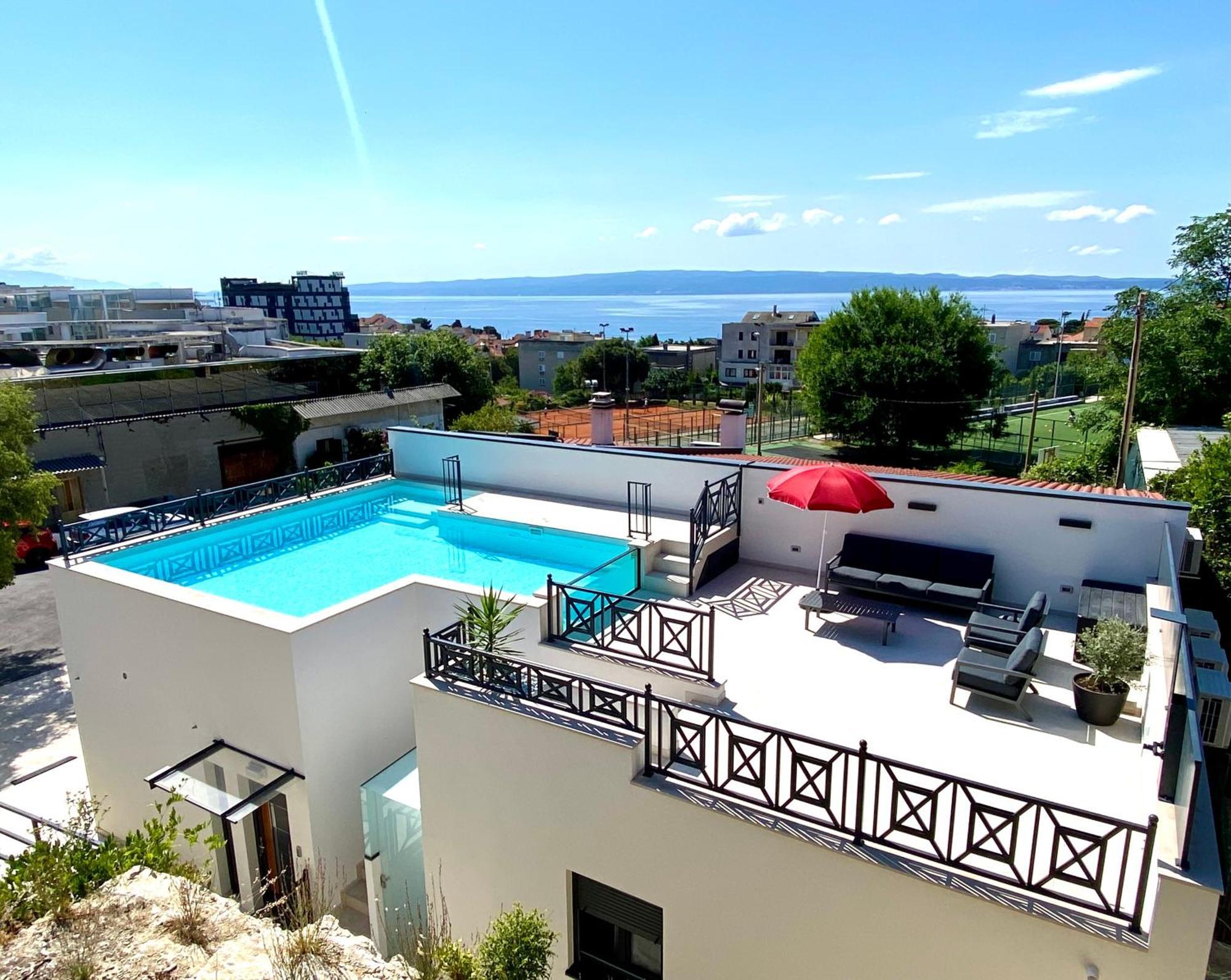 Luxury House Prestige - *