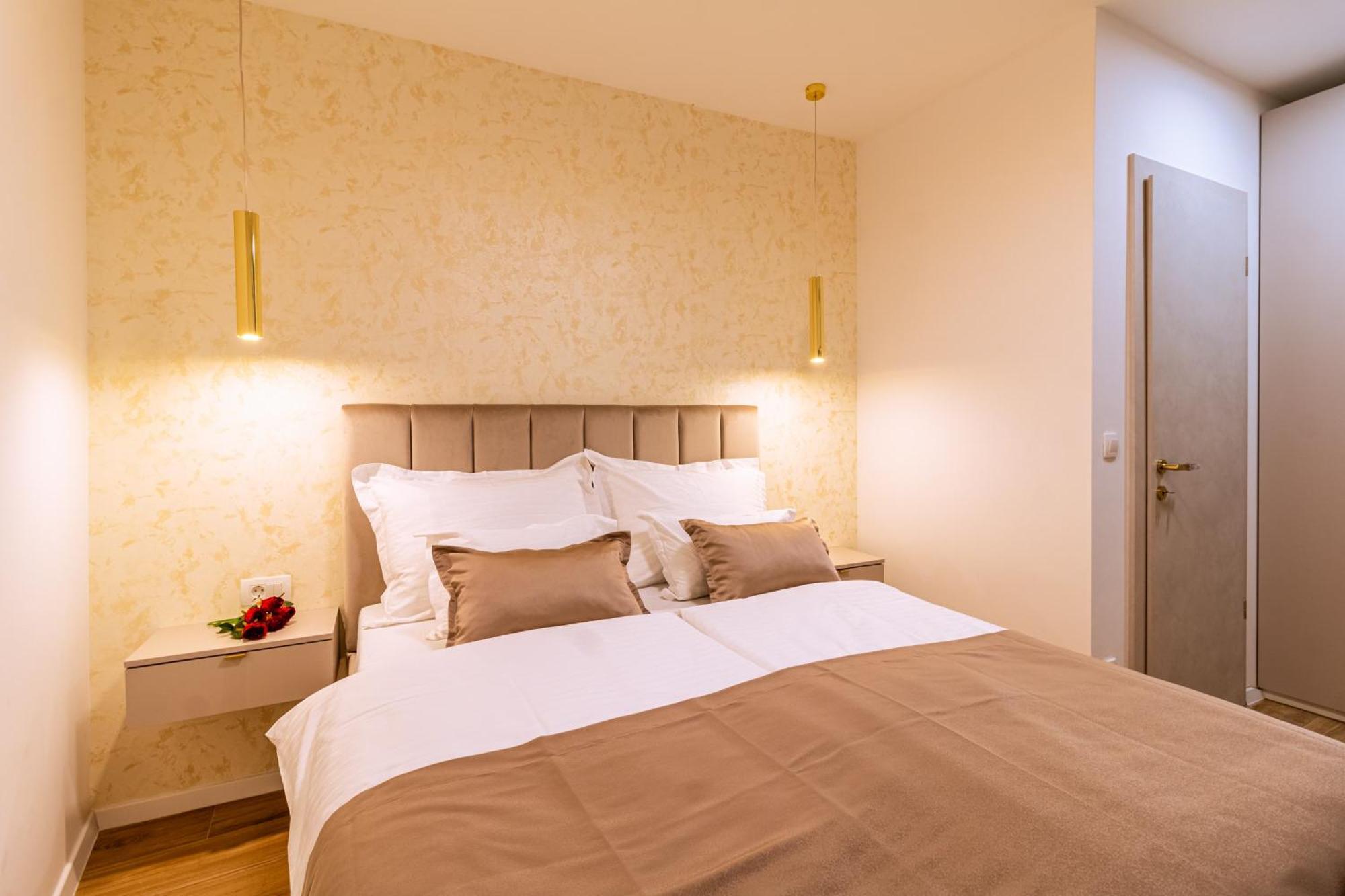 Luxury 2 Bedroom-2 Bathroom & App With Rooftop Terrace * Split