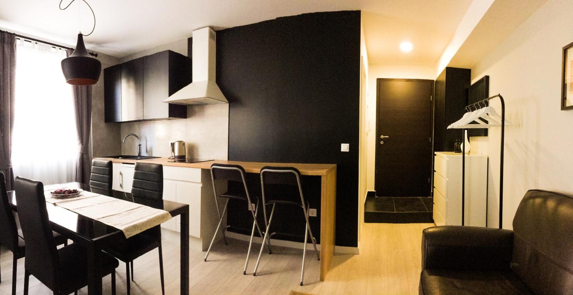 Apartment Nav Split