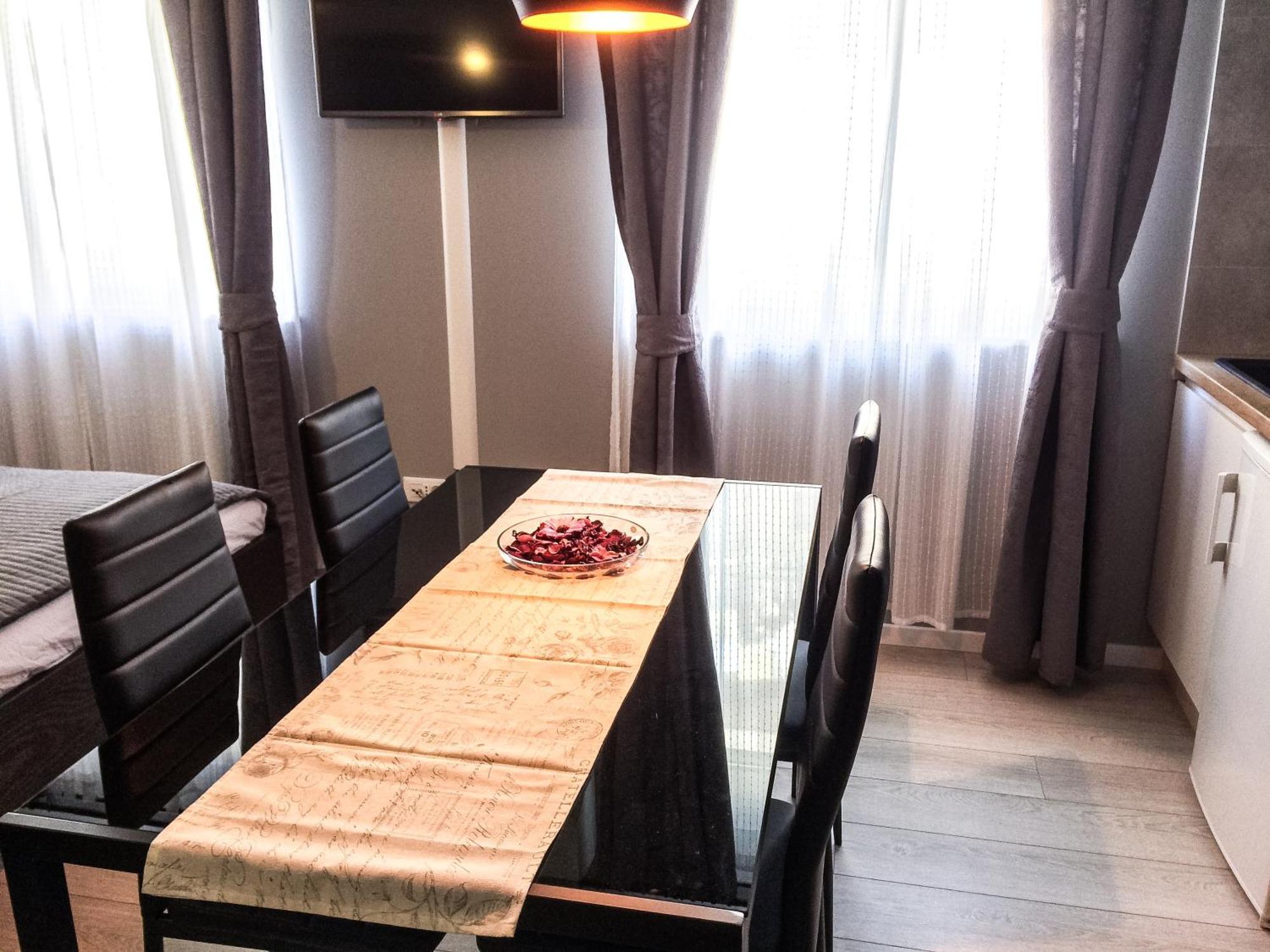 Nav Apartment *