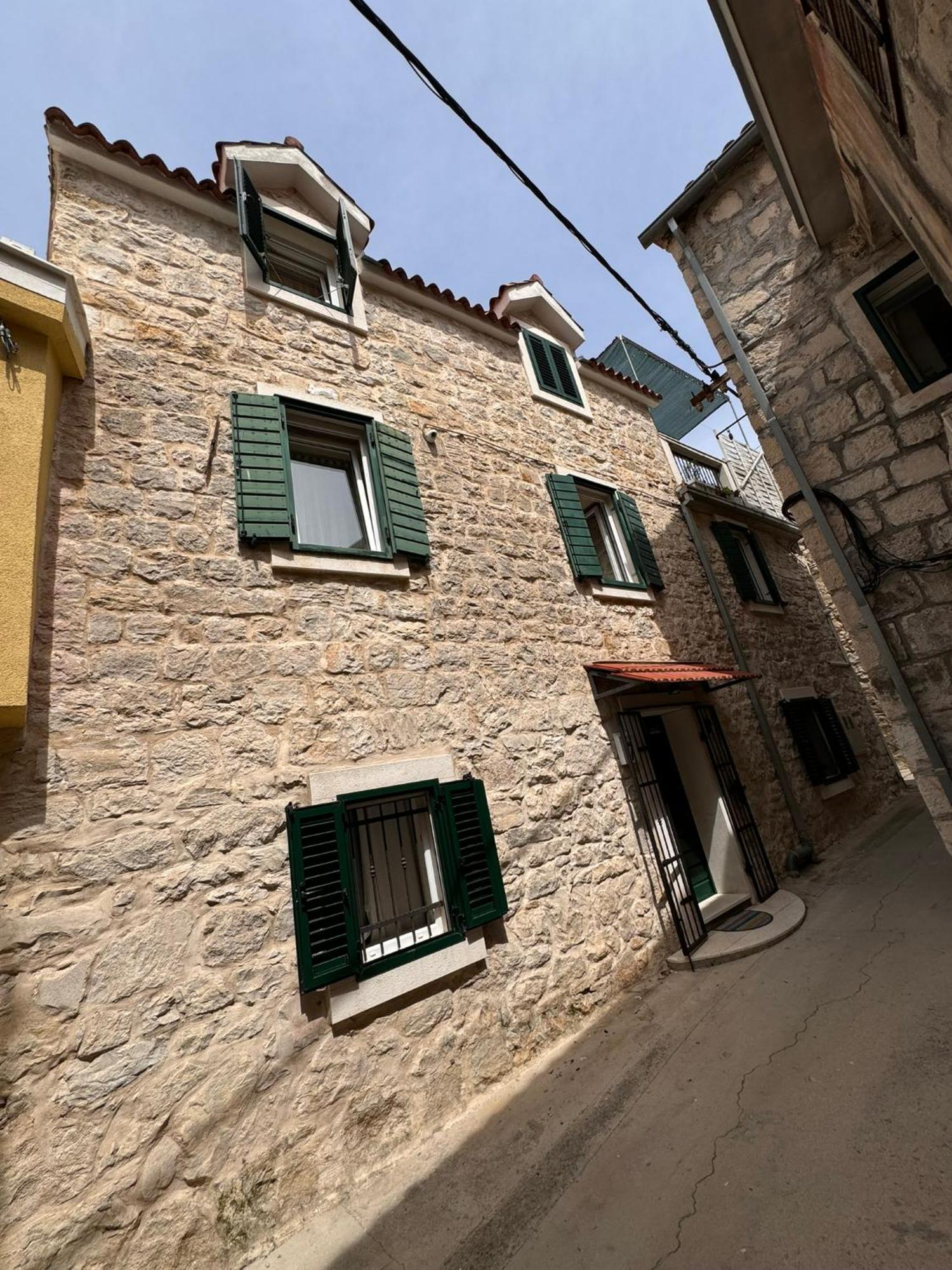 Tara Villa