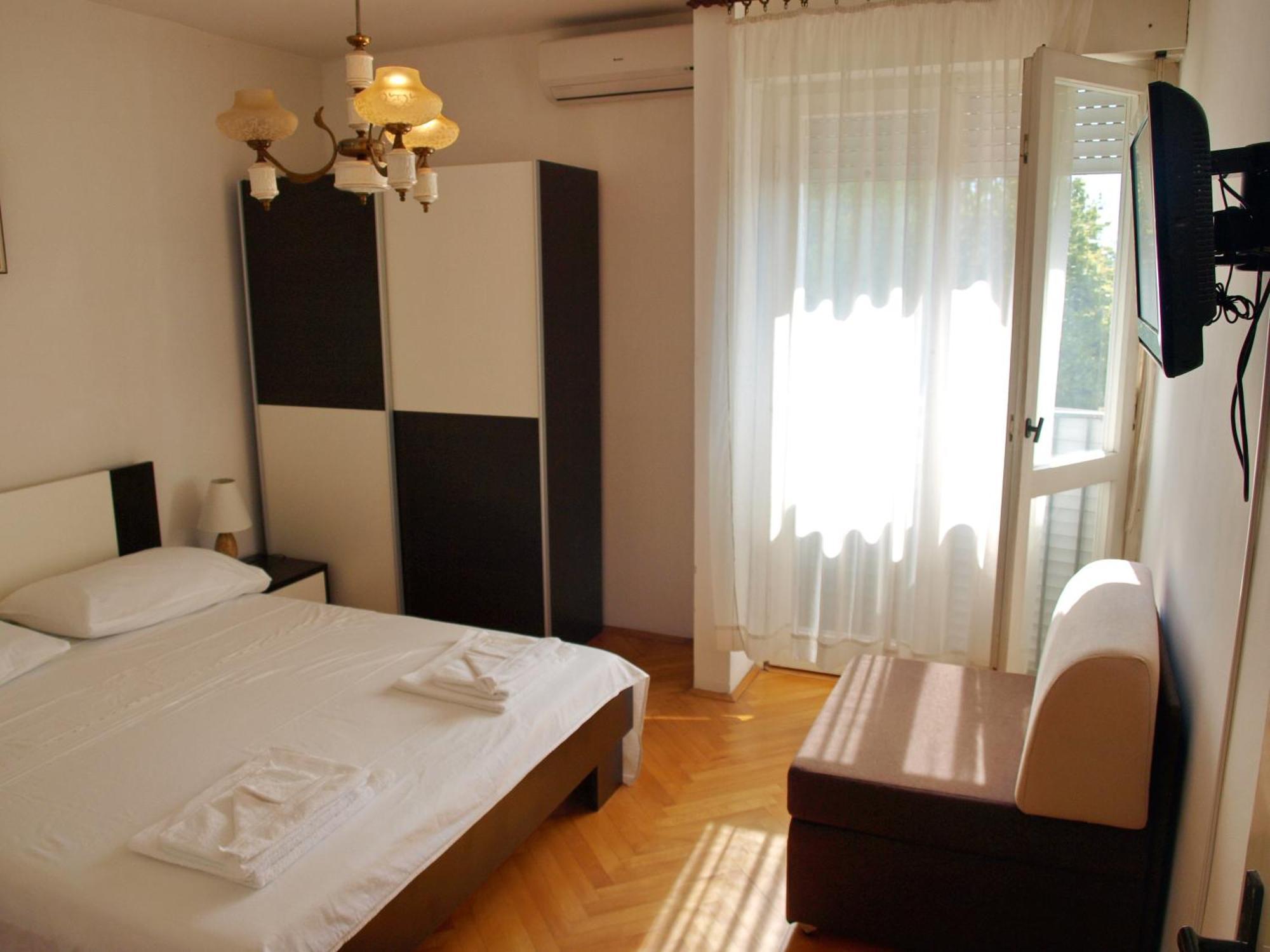 Monsignor Apartment *