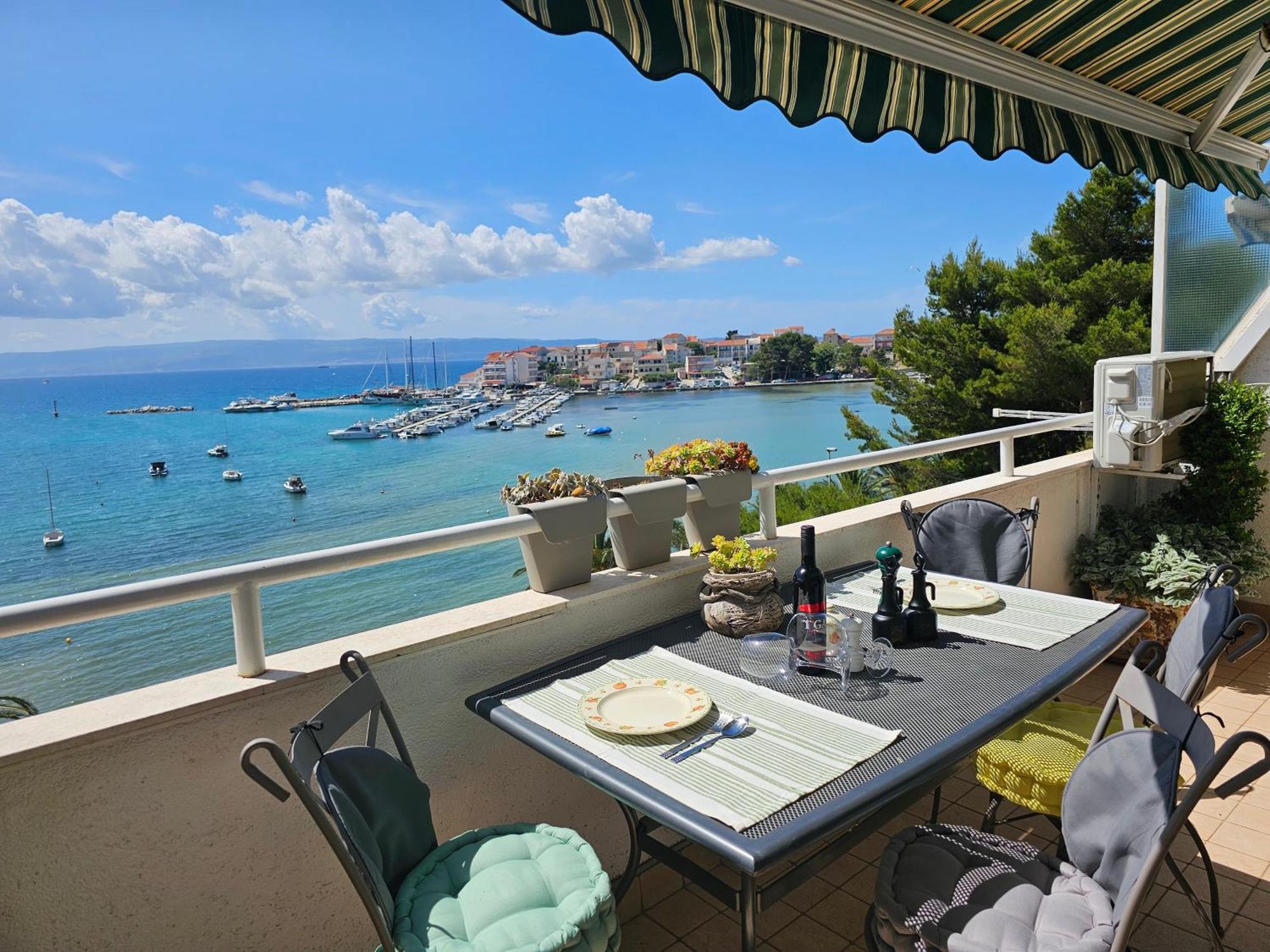 With A Magical View Apartment *