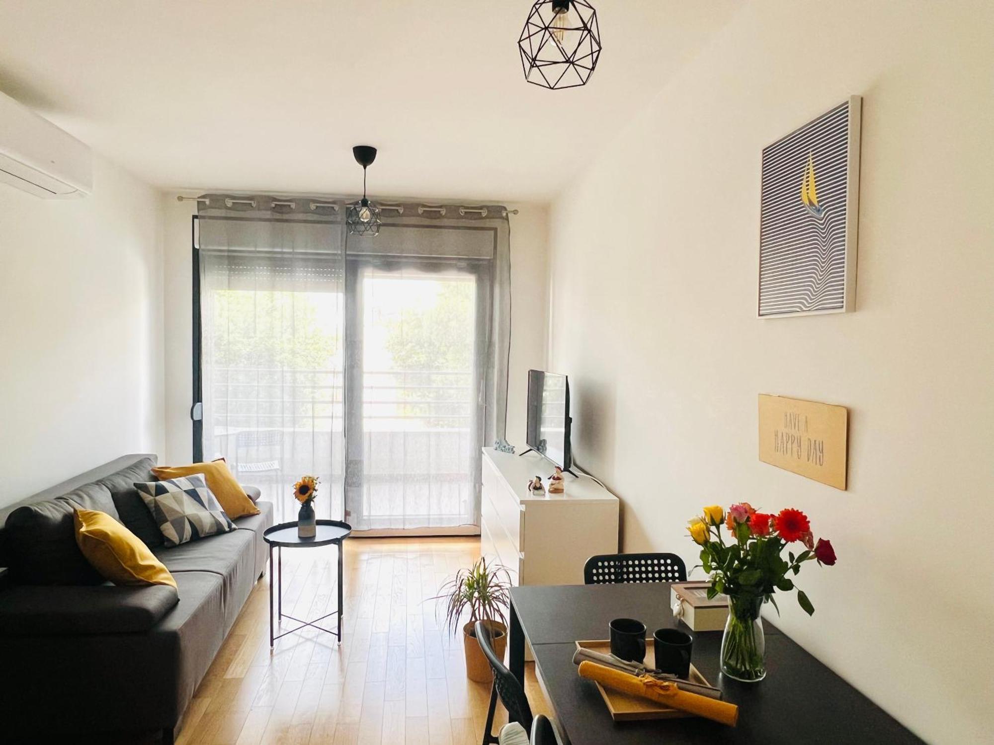 Almond 1 - Free Parking Apartment