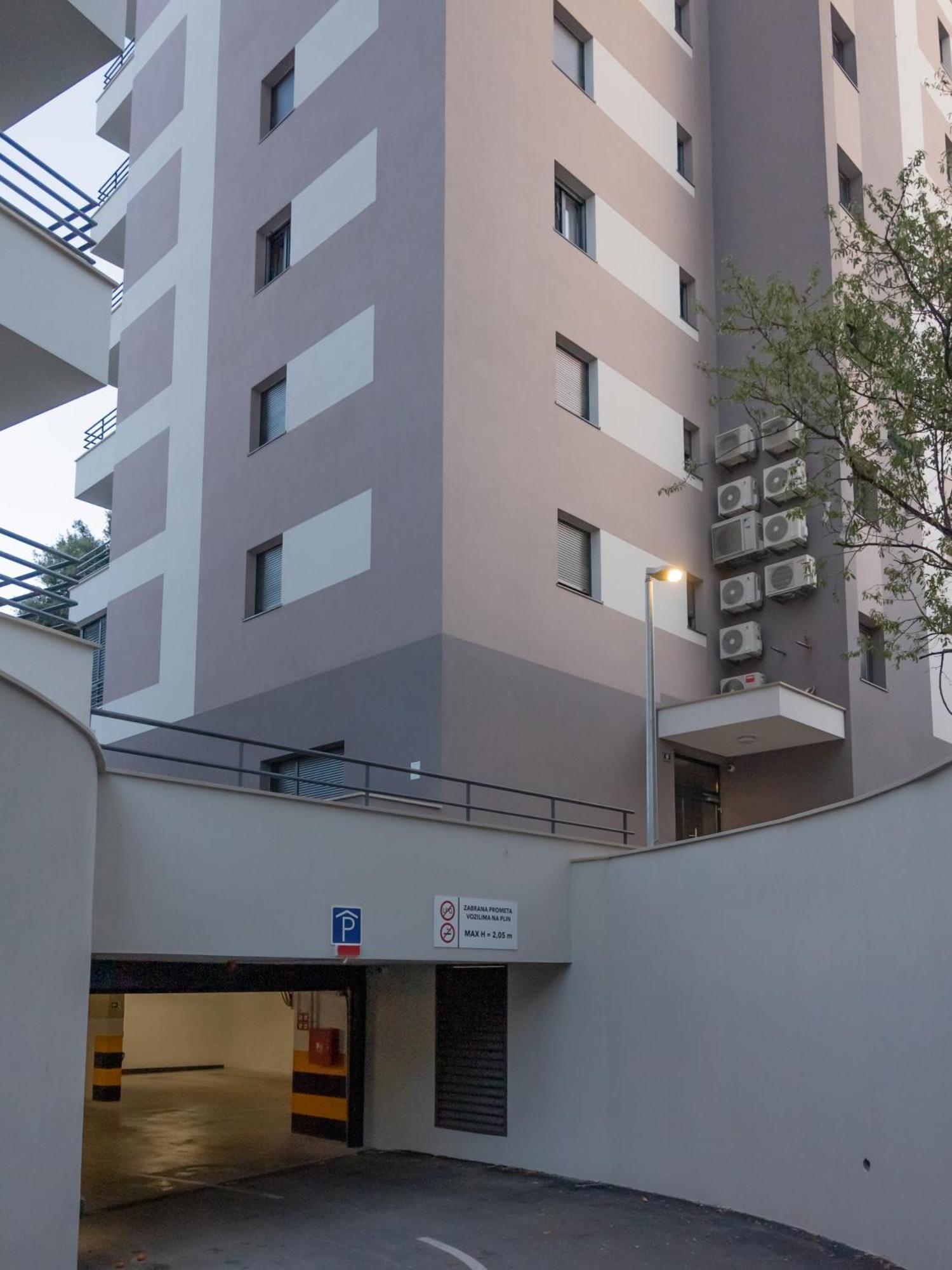 Almond 2 - Free Parking *