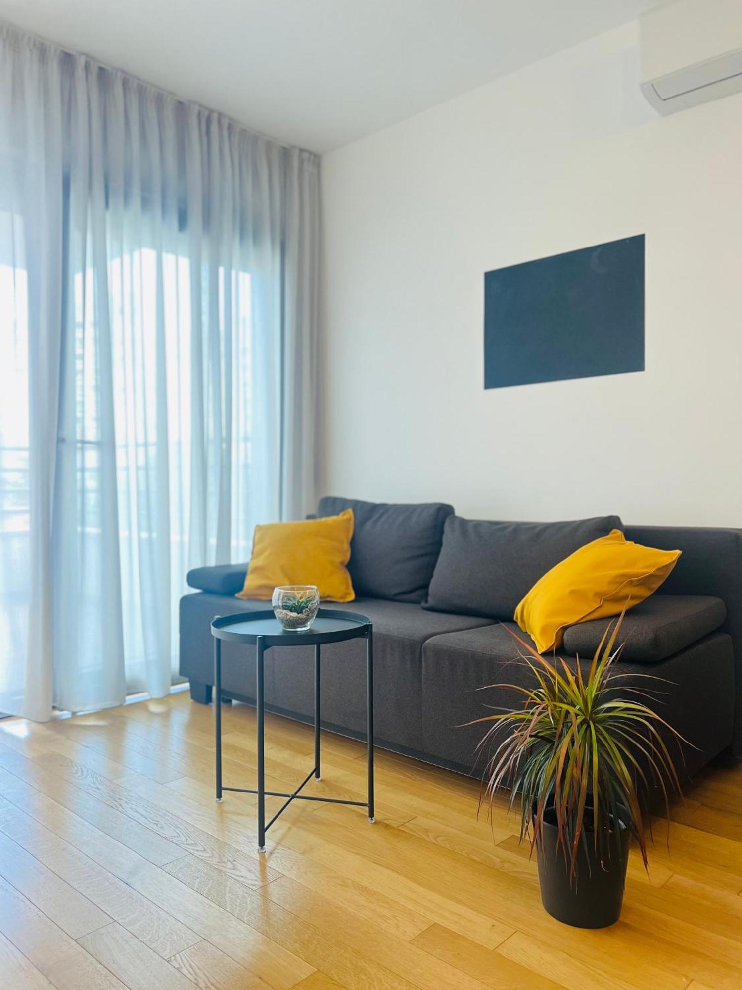 Almond 2 - Free Parking Apartment *
