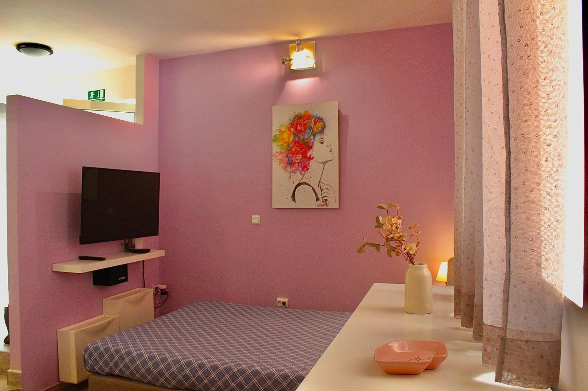 Klarisa Center With Terrace Apartment *