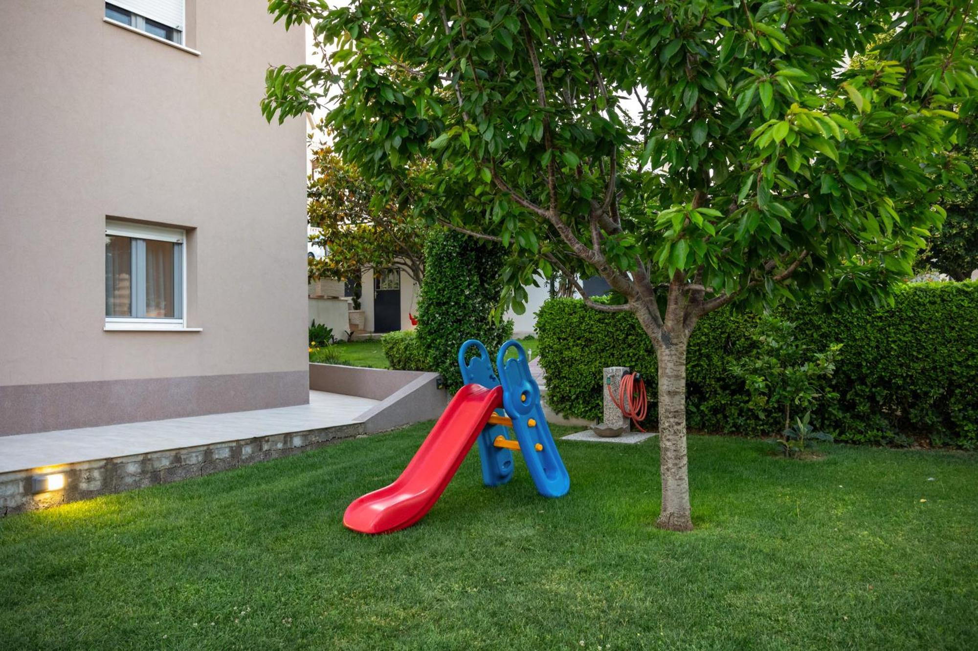 Sunny Garden * Split
