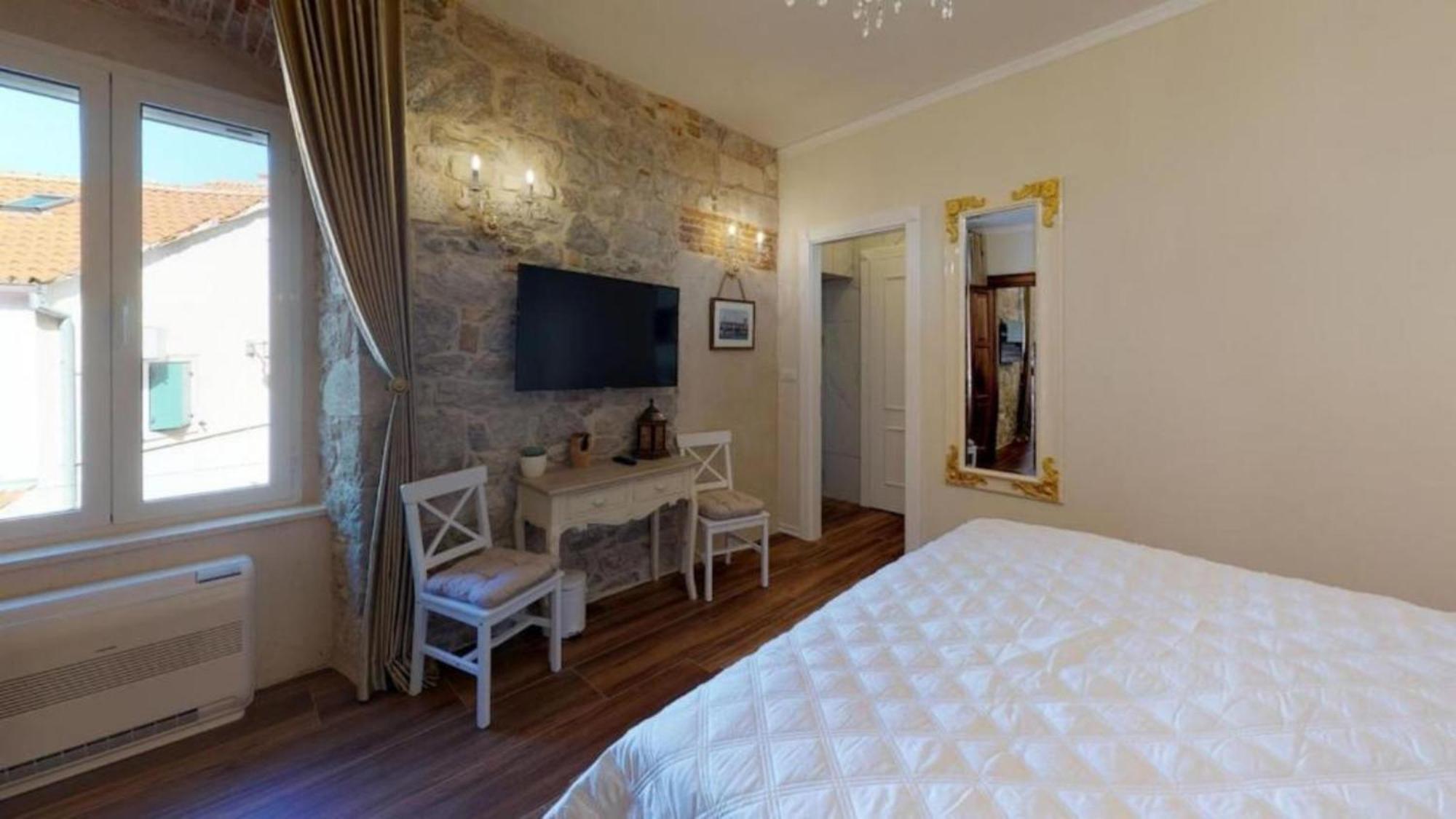 Chrysanta Apartamento