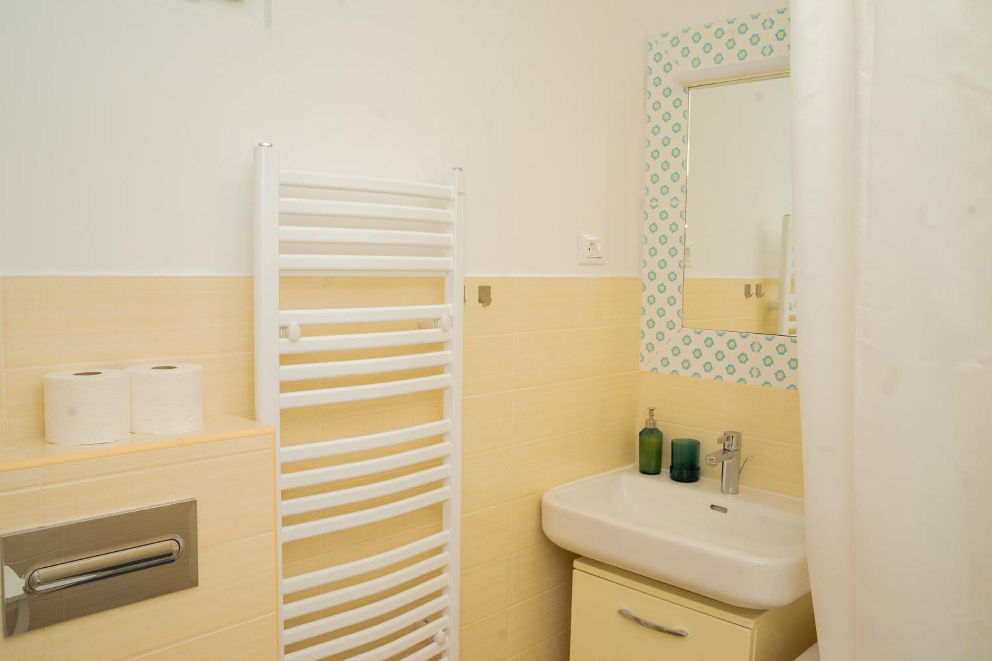 Zenta With Free Private Parking Apartment *