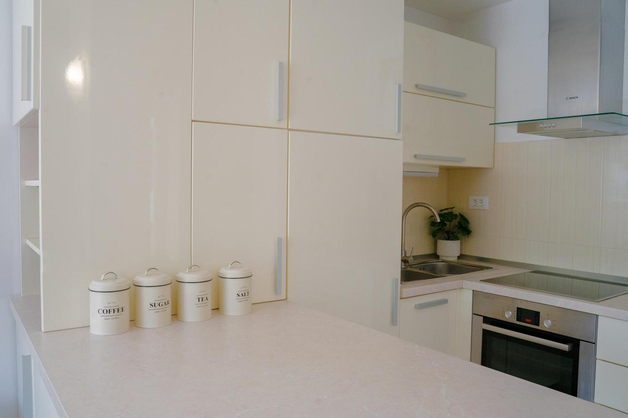 Zenta With Free Private Parking Apartment