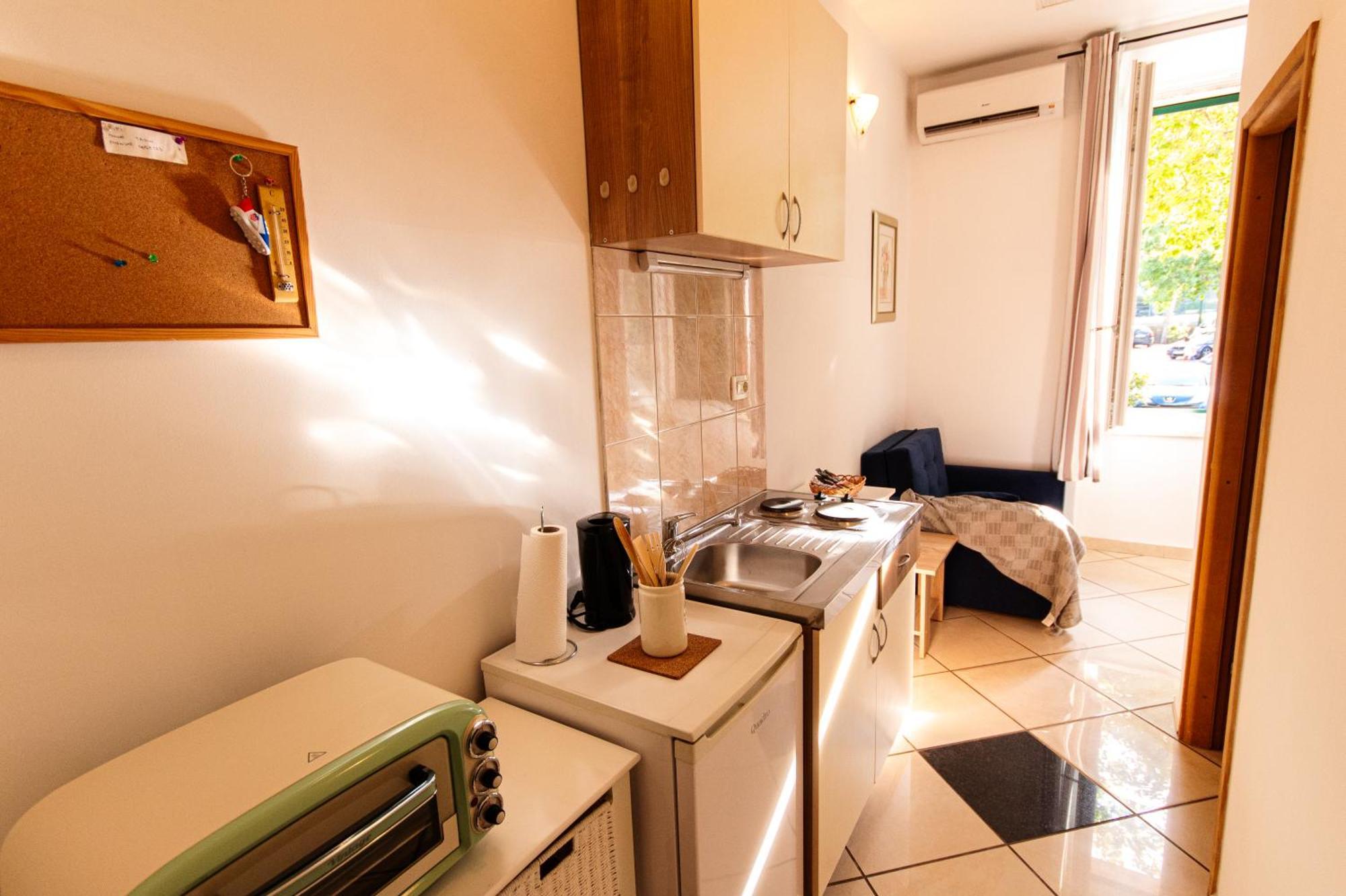 Le Petit, Near Theatre & Apartment