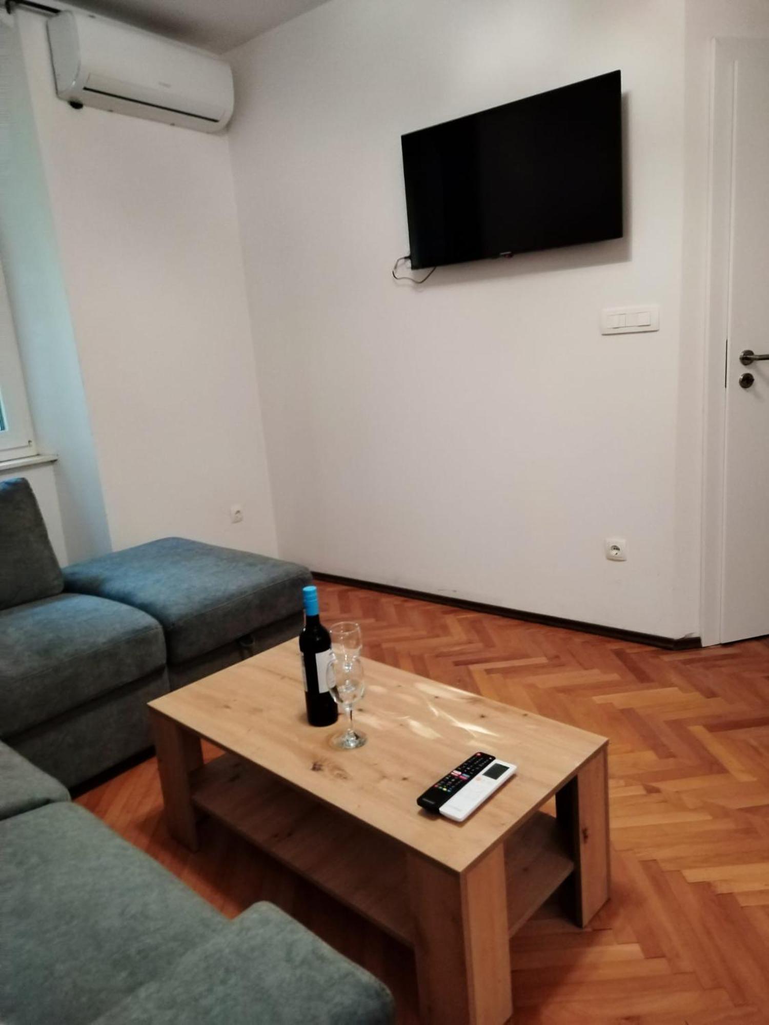 Garden In The Center Apartment *