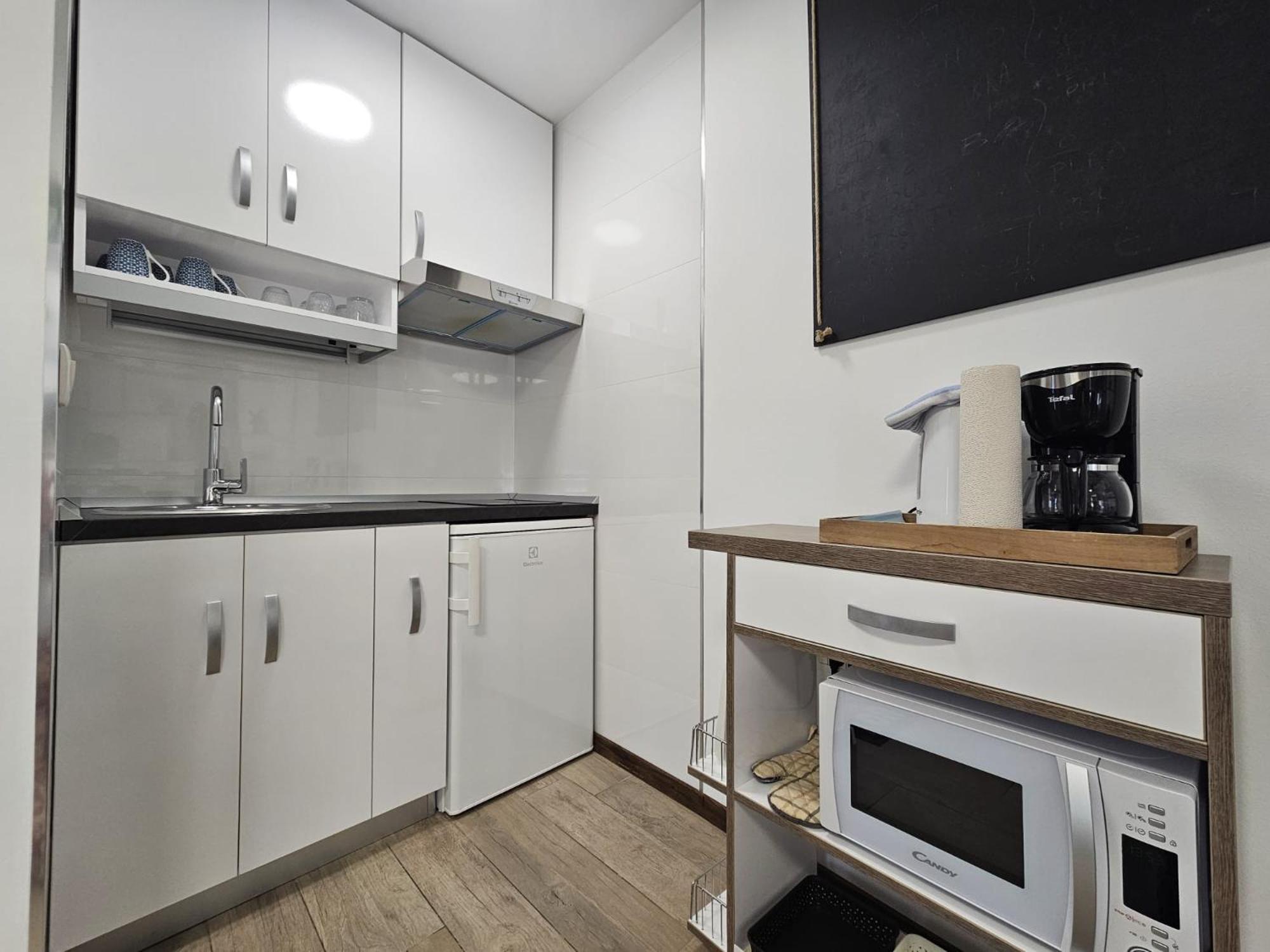 Cherry-Old Town Apartment Split