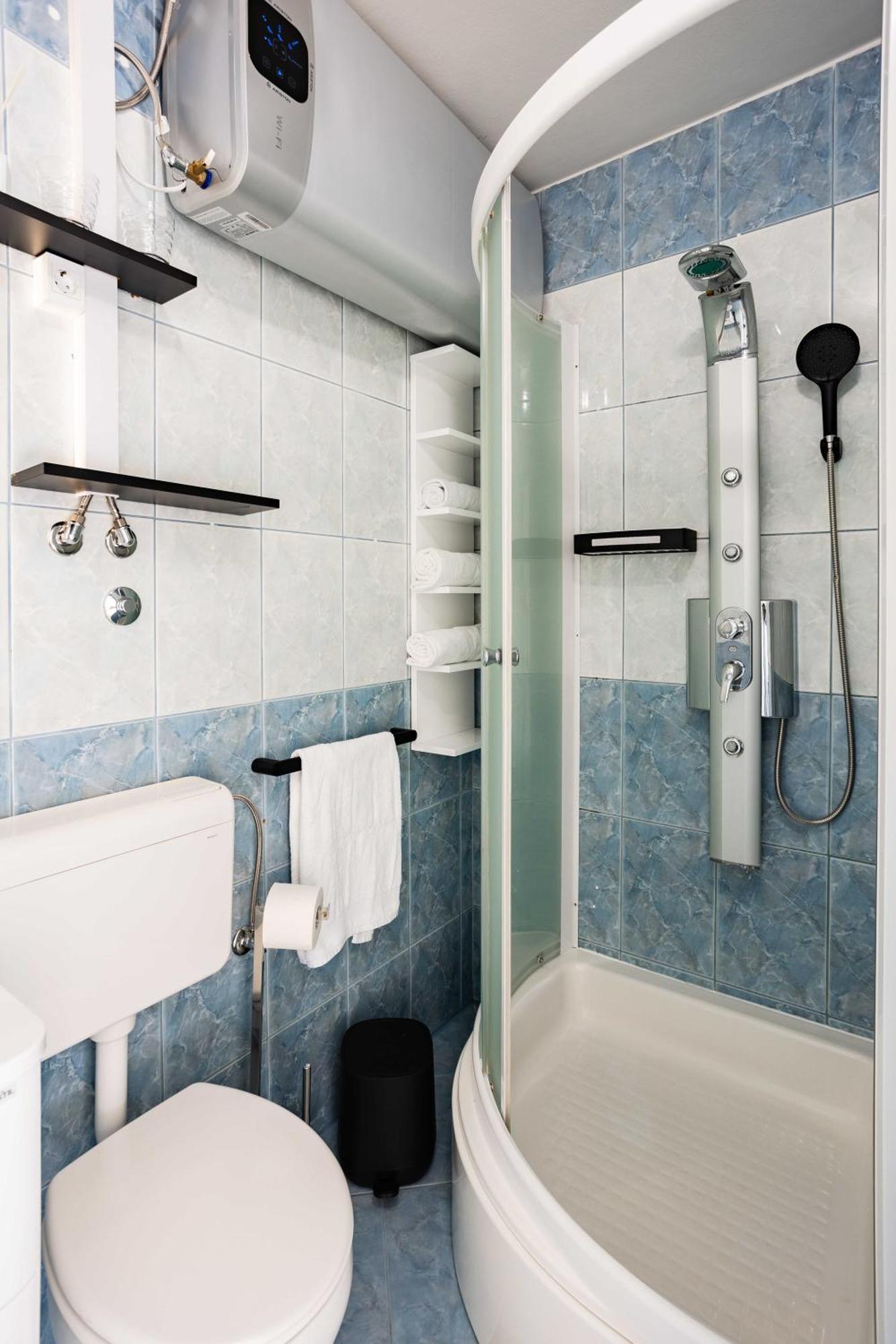 Guesthouse Rooms Split krevet i doručak