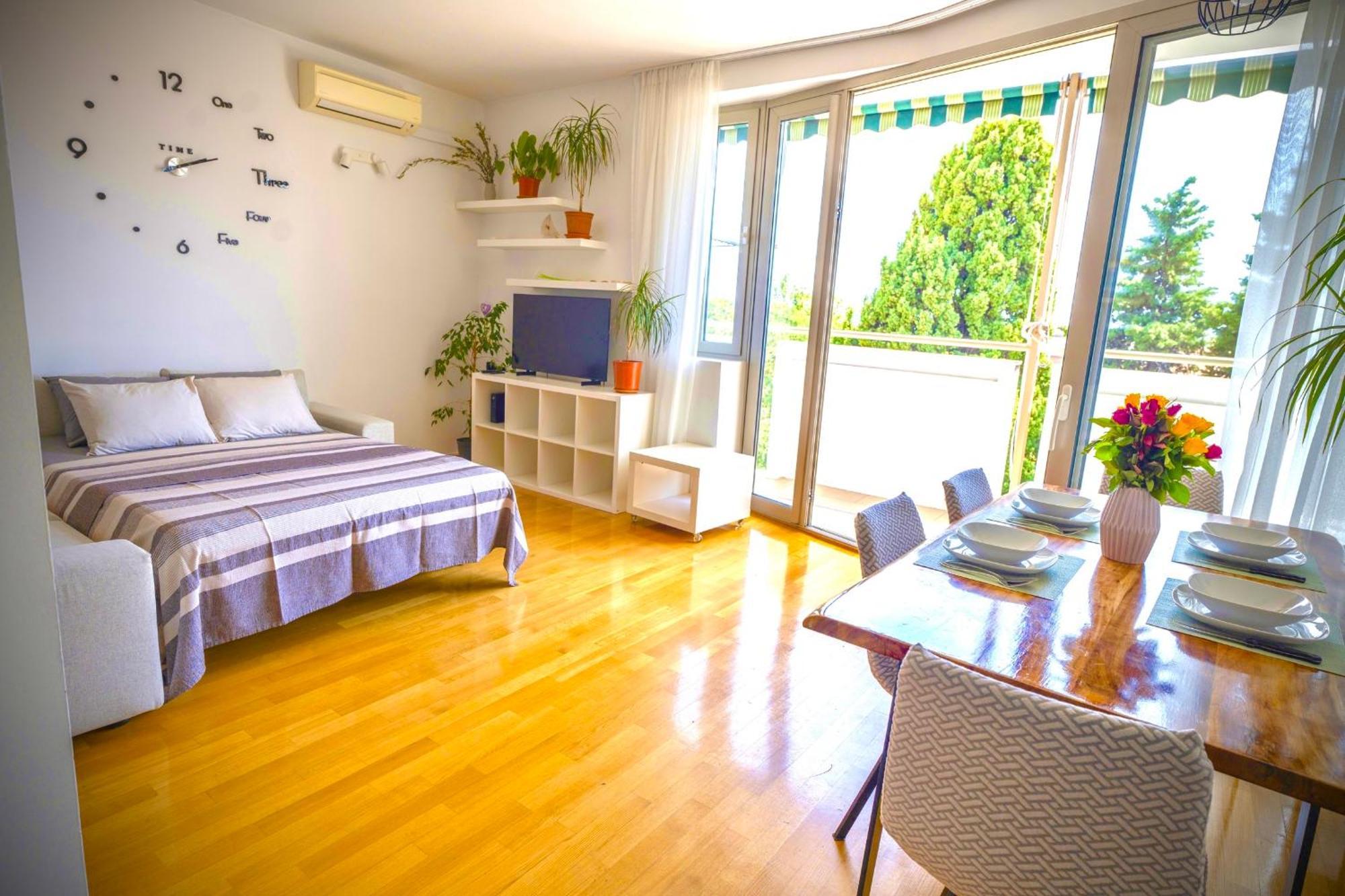 Marimari * Split