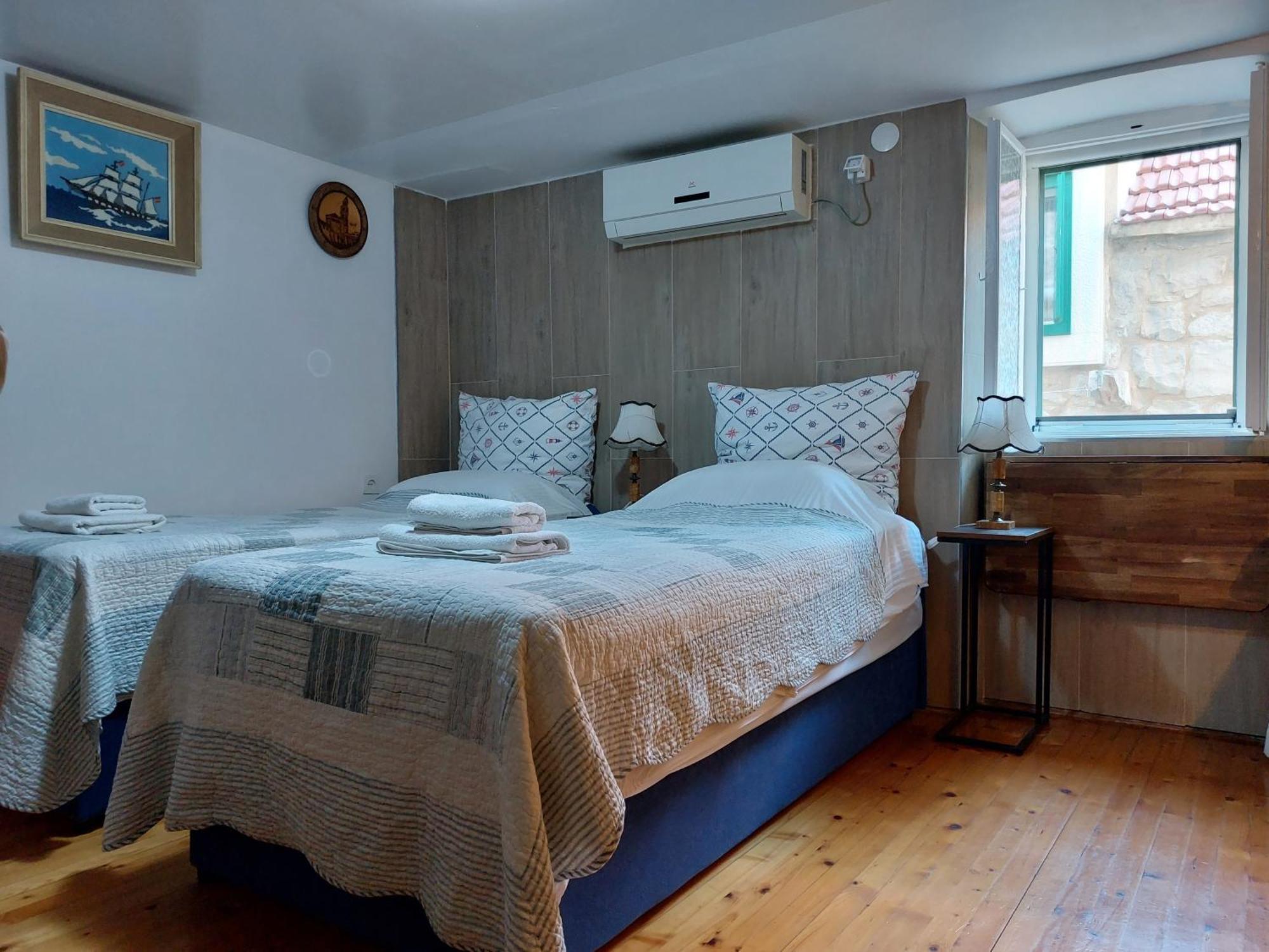 Rm Antonio On Dumanica St - En-suite Rm 5 Min To The Old Town Of Guest house