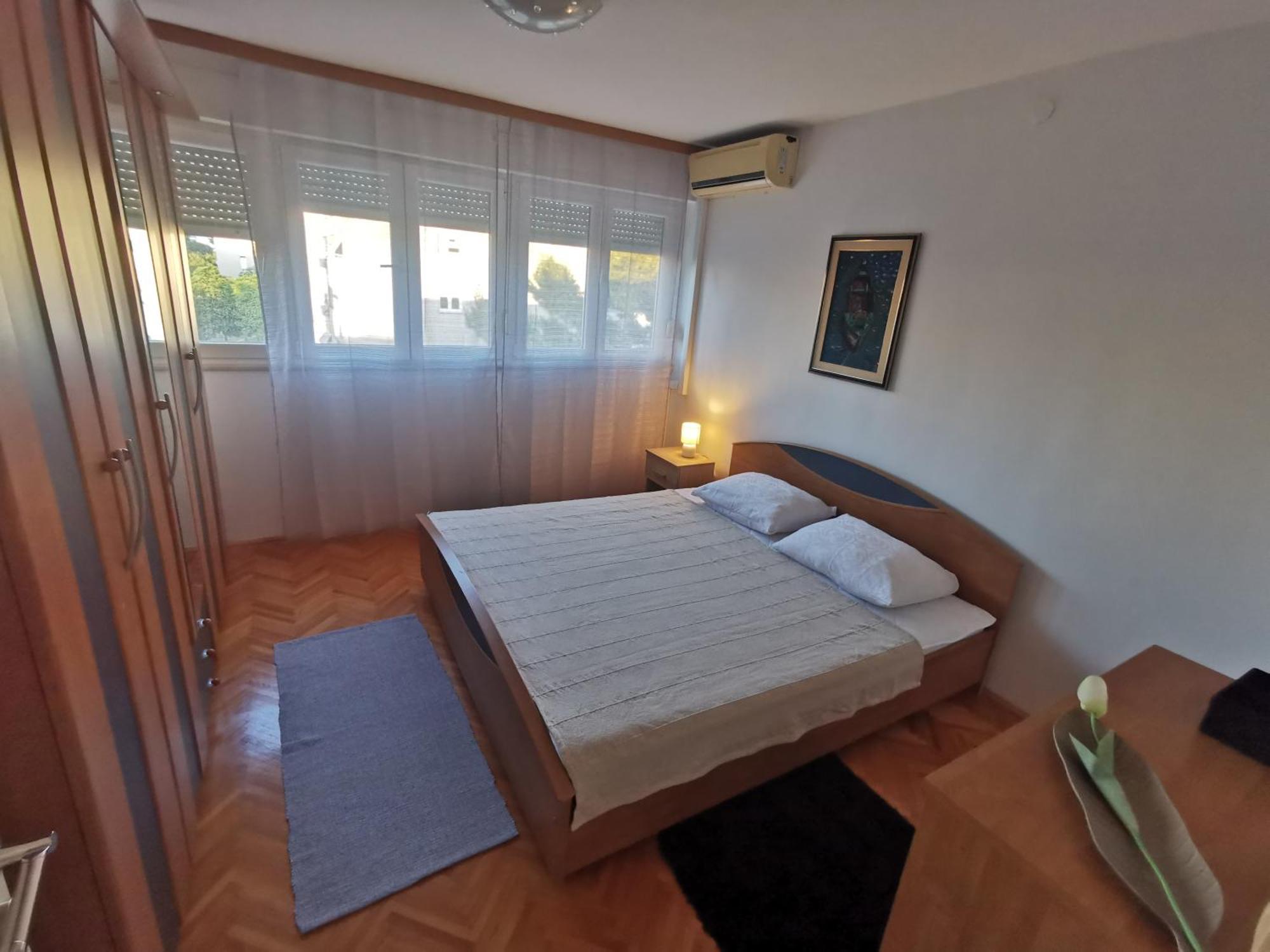 Apartment Sweet Split