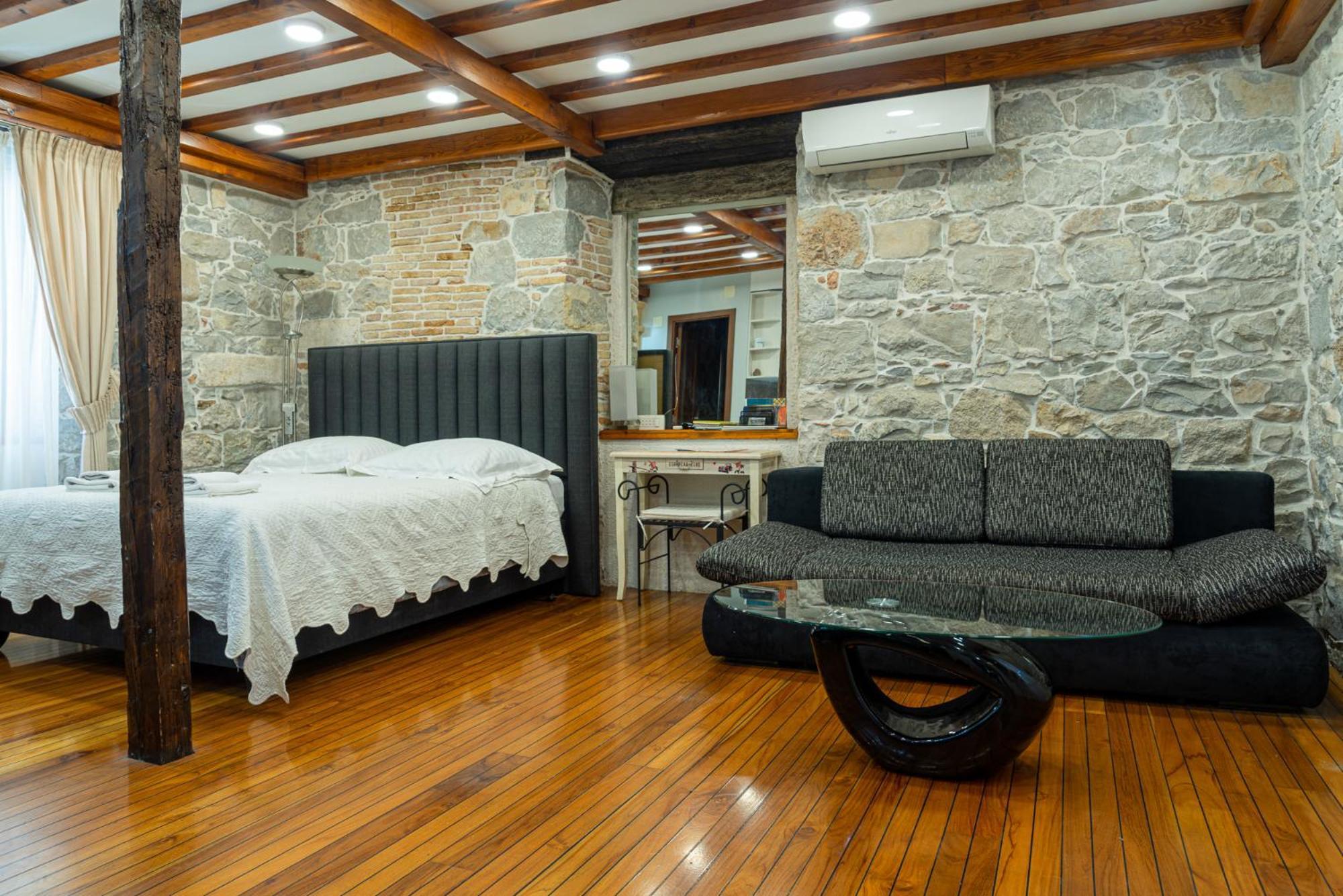 Domina Apartman *