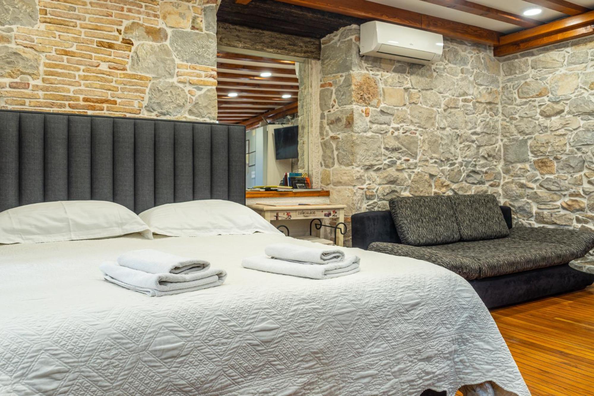Domina Apartman *