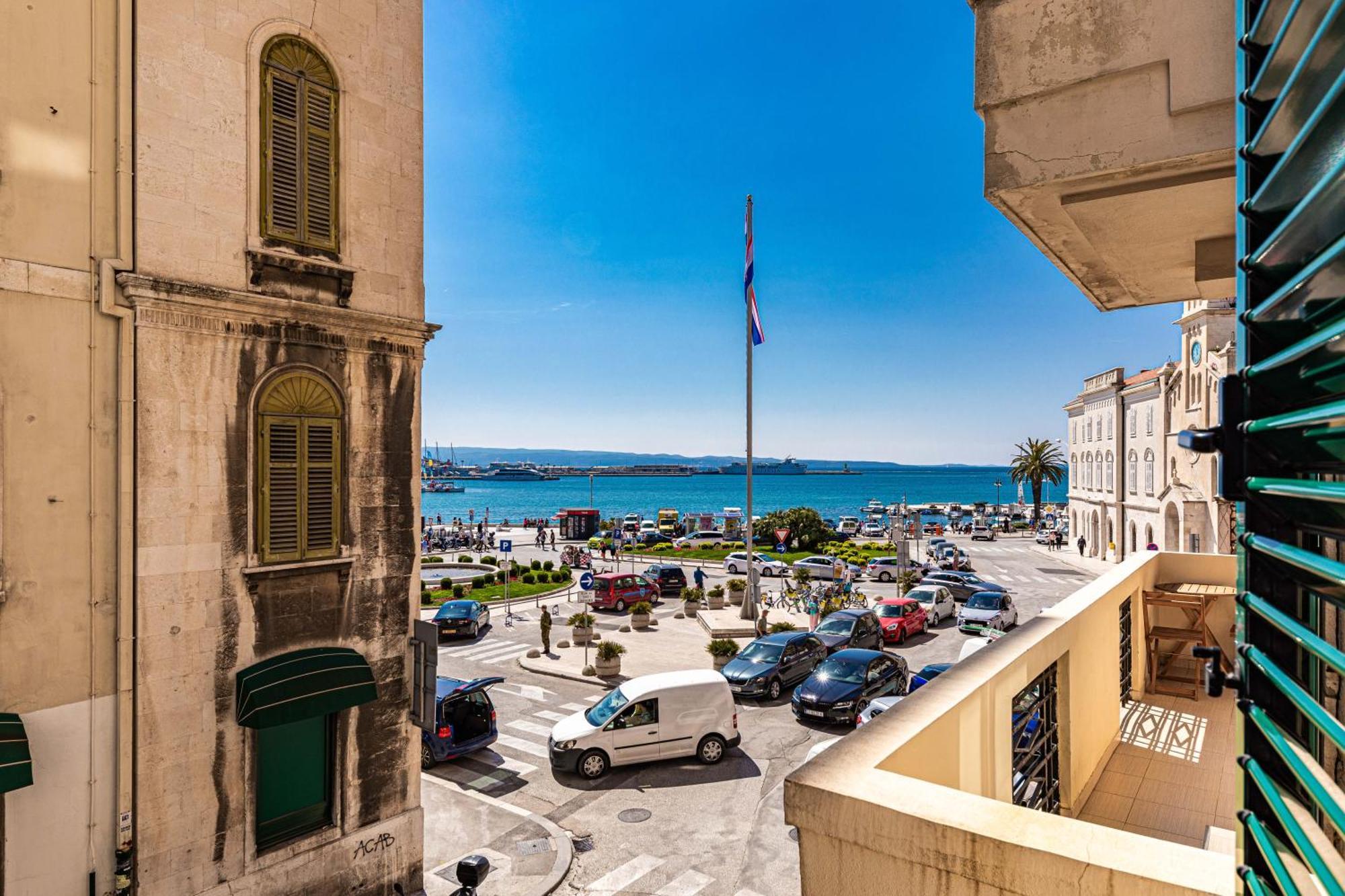 Riva 4*