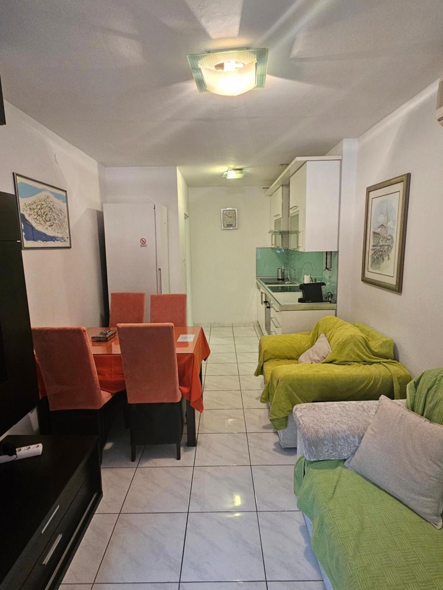 Nani Apartment Split