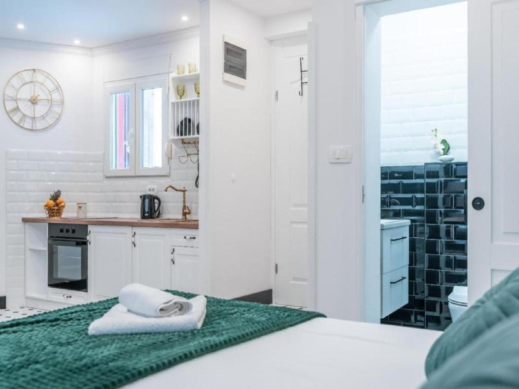 Art Center Apartment *