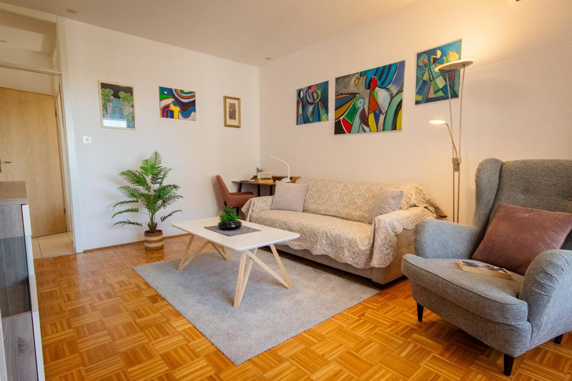 Large Stylish Ankica,free Public Parking Split