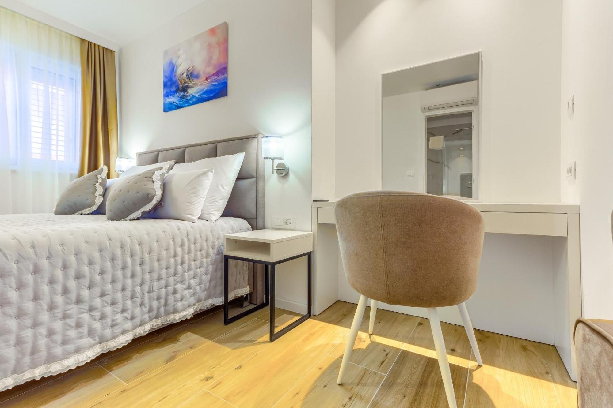 Luxury Bed & Breakfast Irini, In The Heart Of *