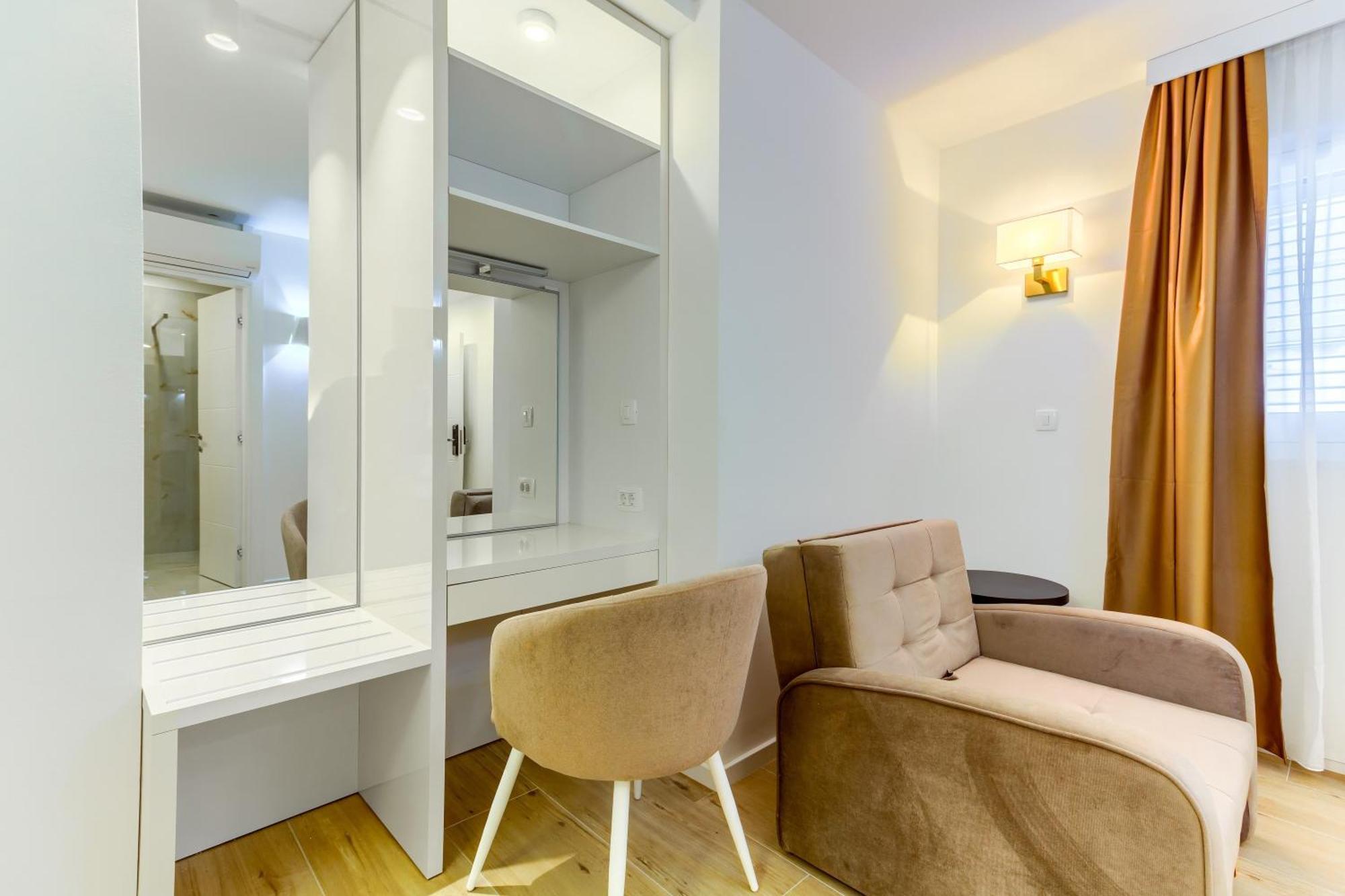 Frühstückspension Luxury Bed & Breakfast Irini, In The Heart Of *