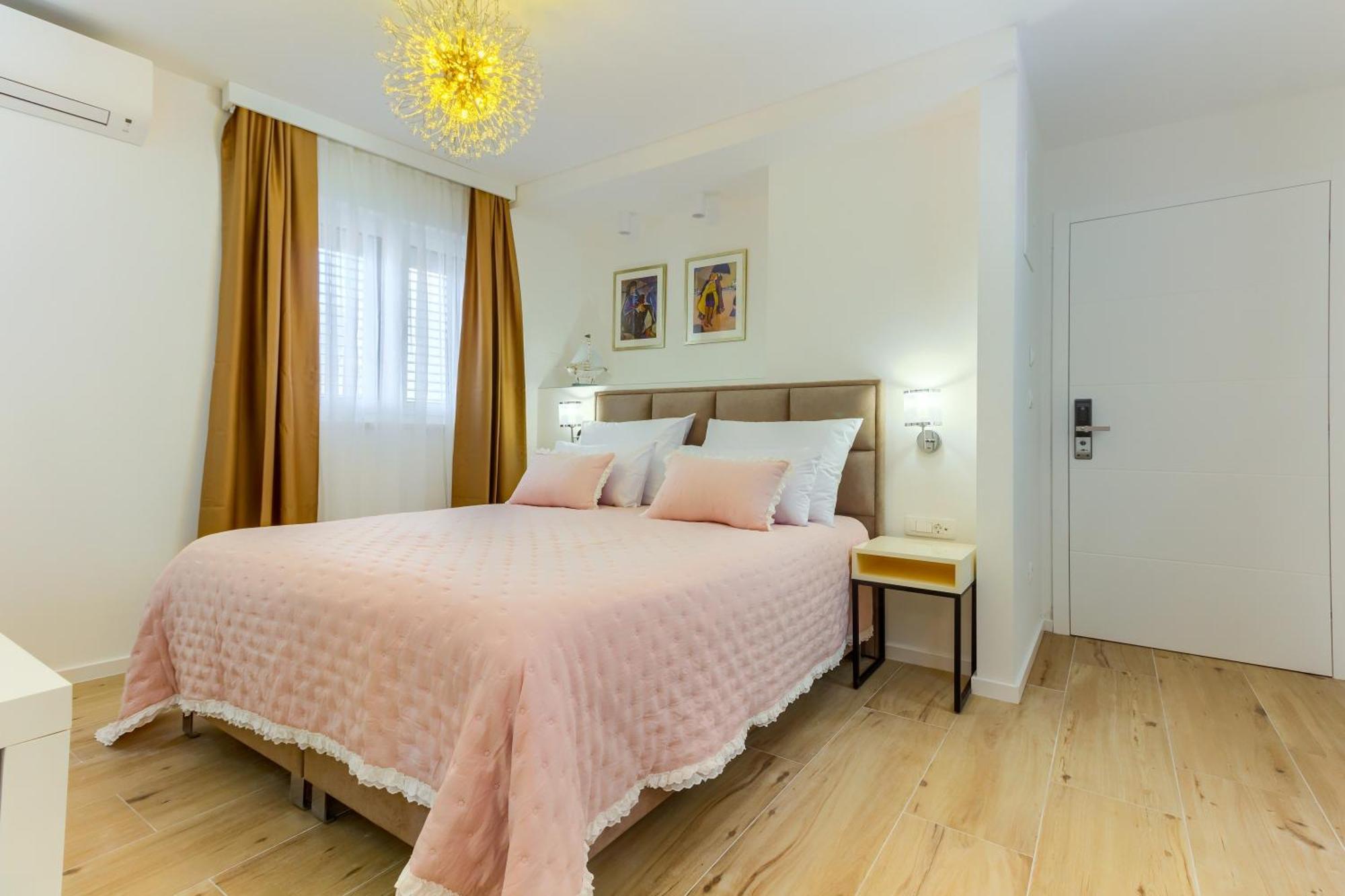 Luxury Bed & Breakfast Irini, In The Heart Of *