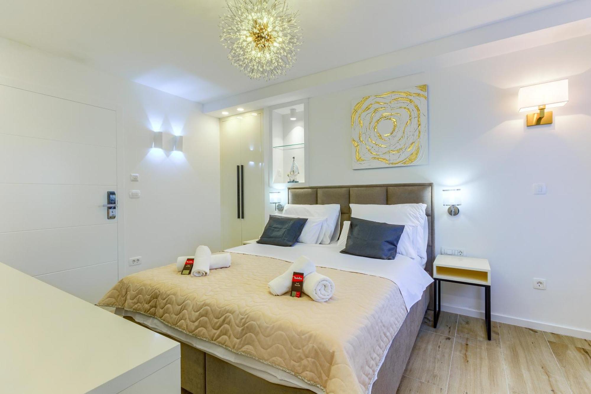 Luxury Bed & Breakfast Irini, In The Heart Of Frühstückspension Split