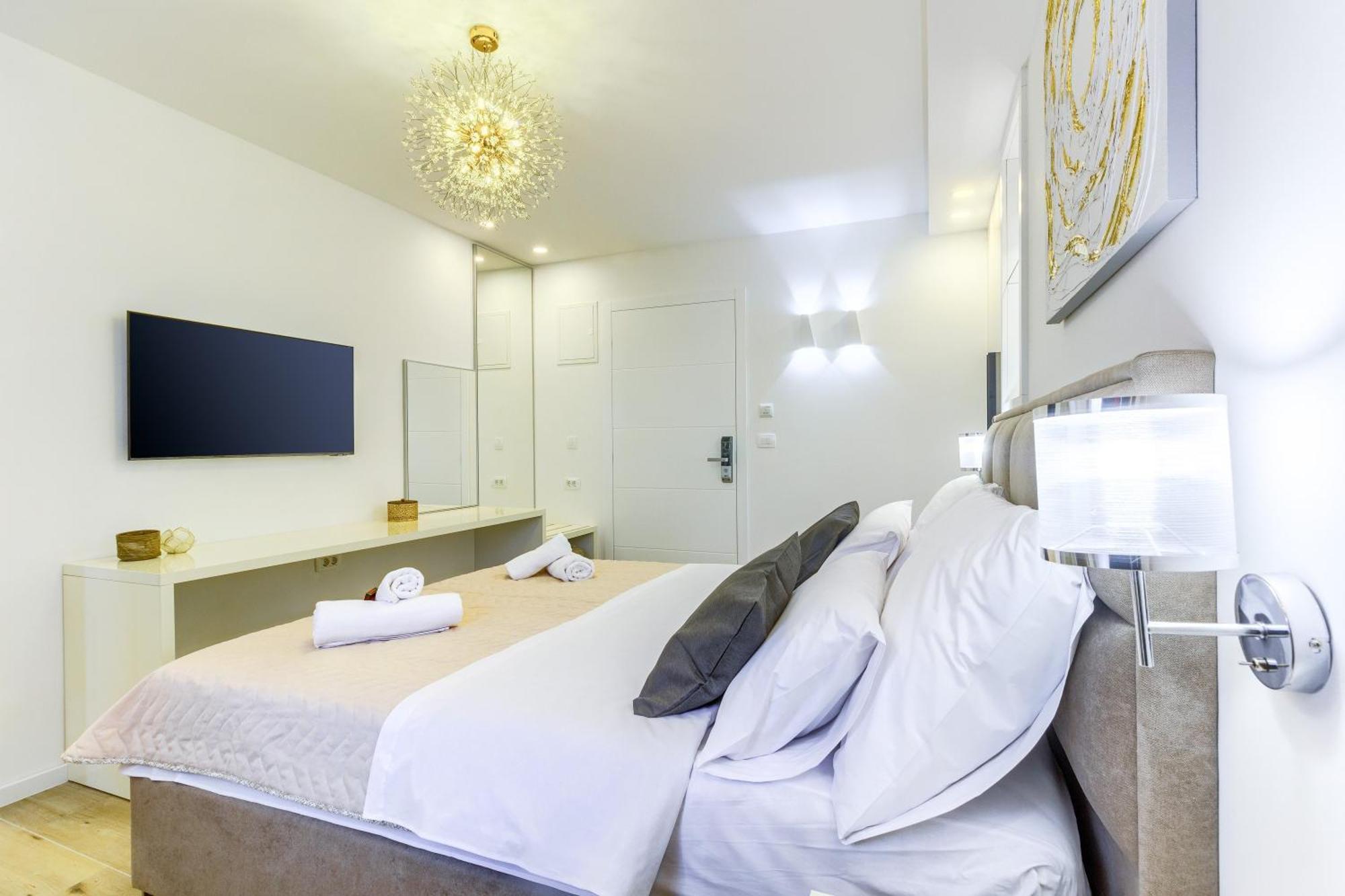 Luxury Bed & Breakfast Irini, In The Heart Of *