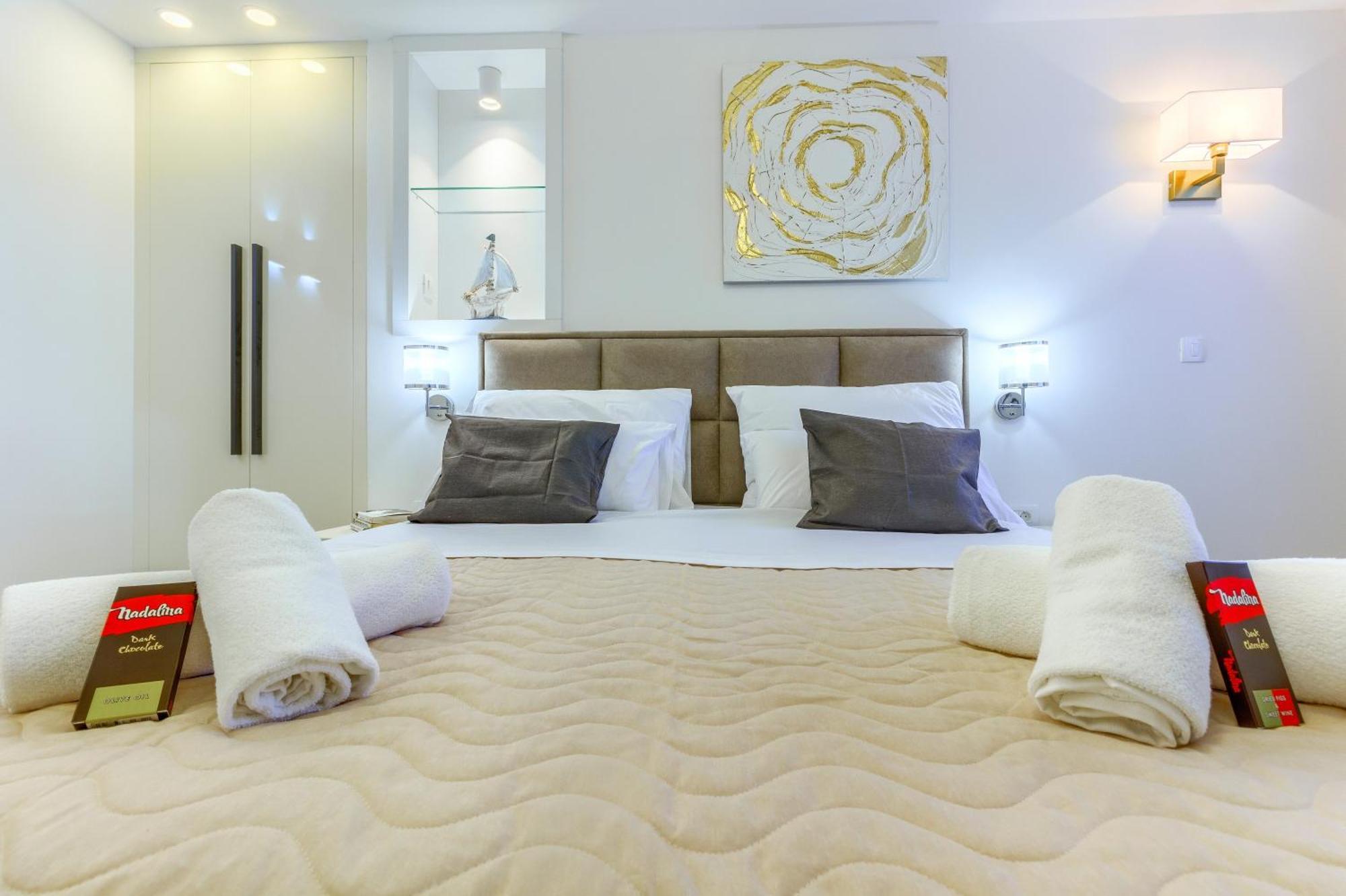 Luxury Bed & Breakfast Irini, In The Heart Of Frühstückspension