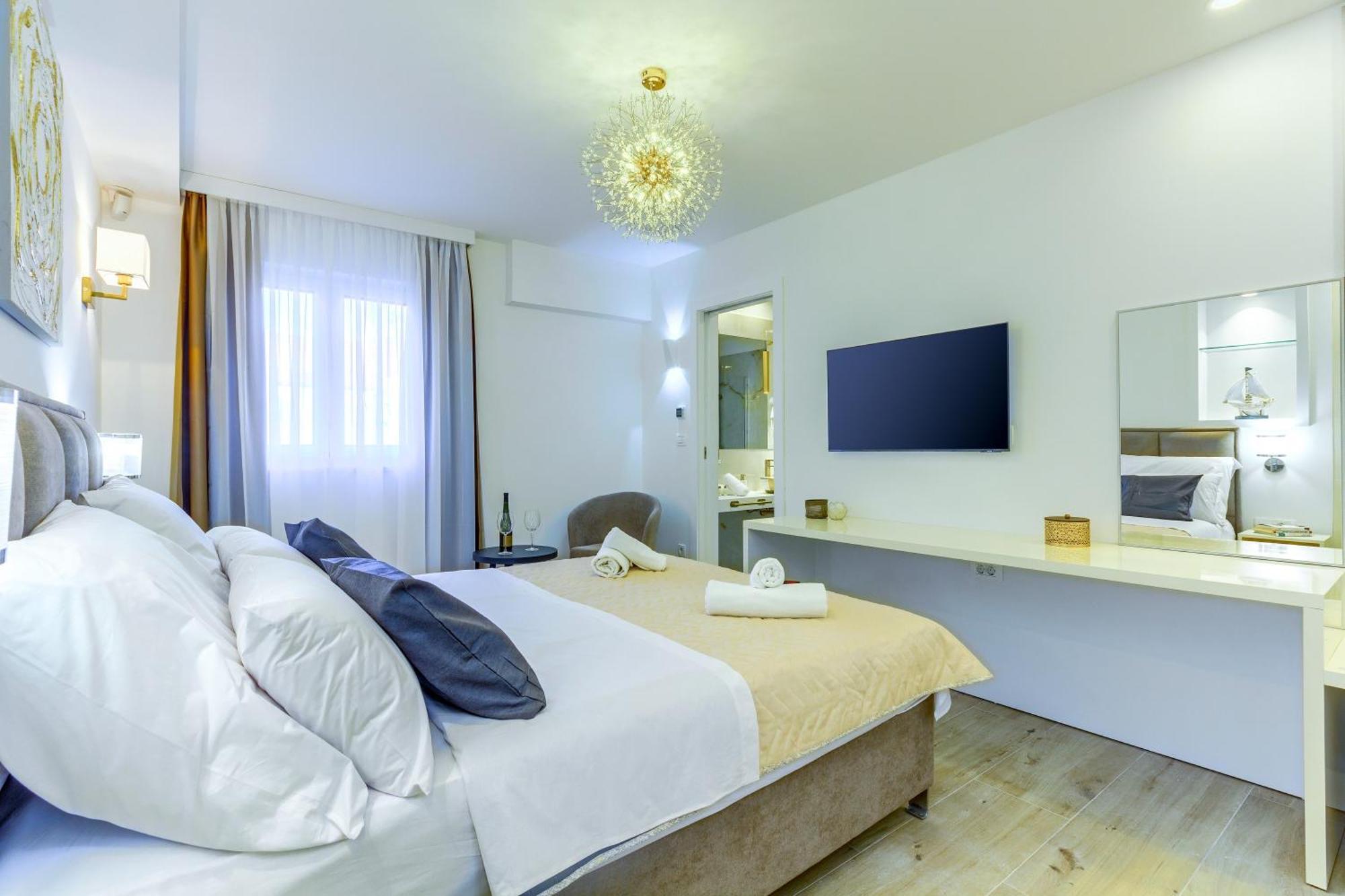 Luxury Bed & Breakfast Irini, In The Heart Of