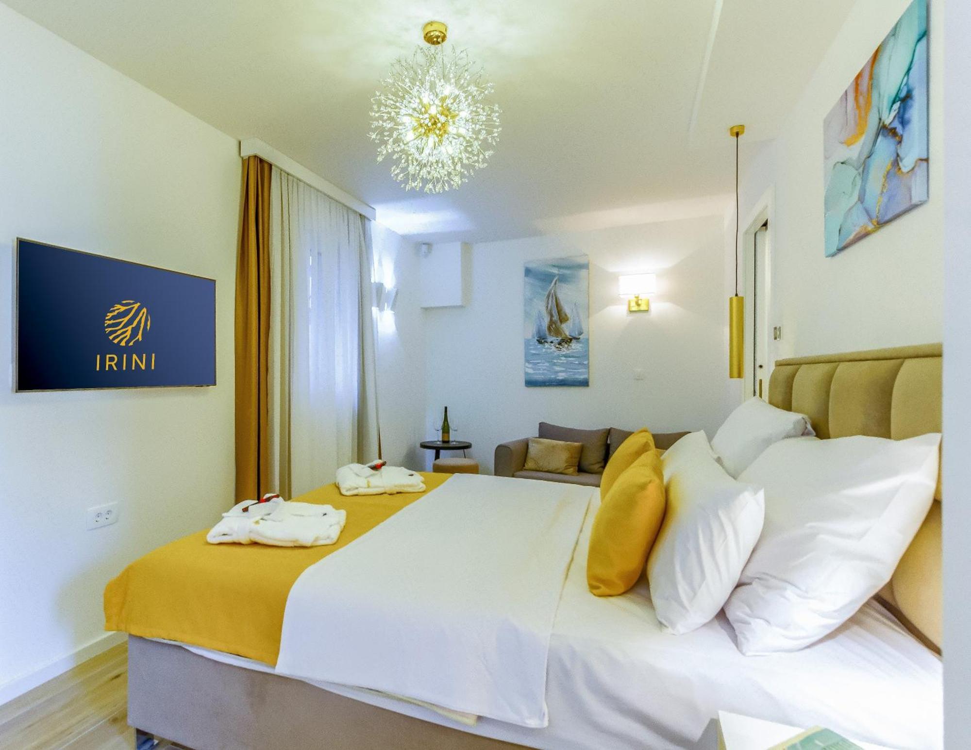 Luxury Bed & Breakfast Irini, In The Heart Of Frühstückspension