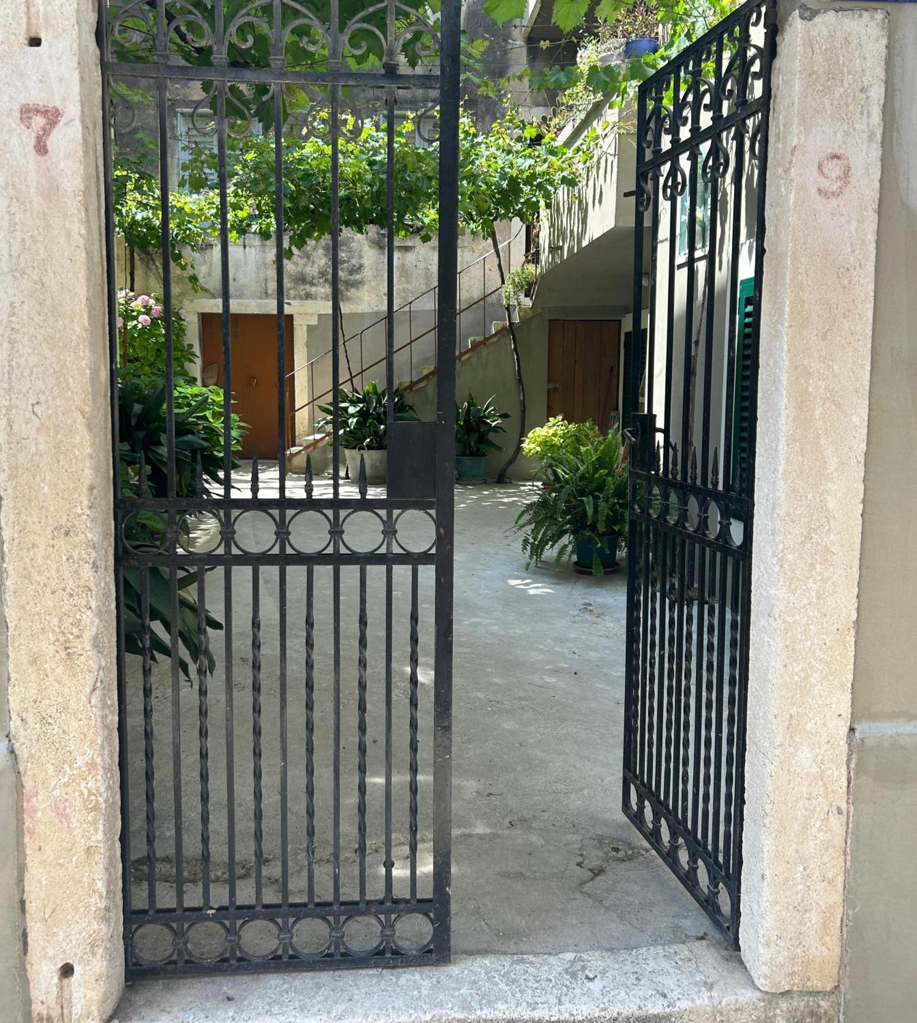 Guest house Antique Luxury 4*