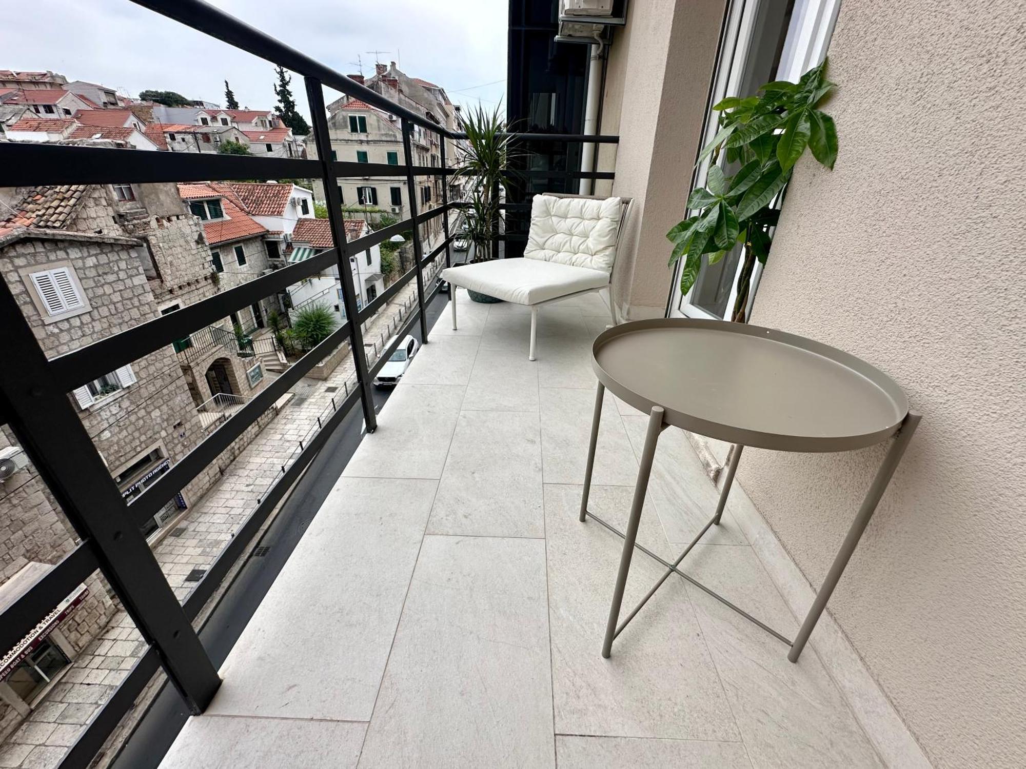Mariani Luxury In Center *